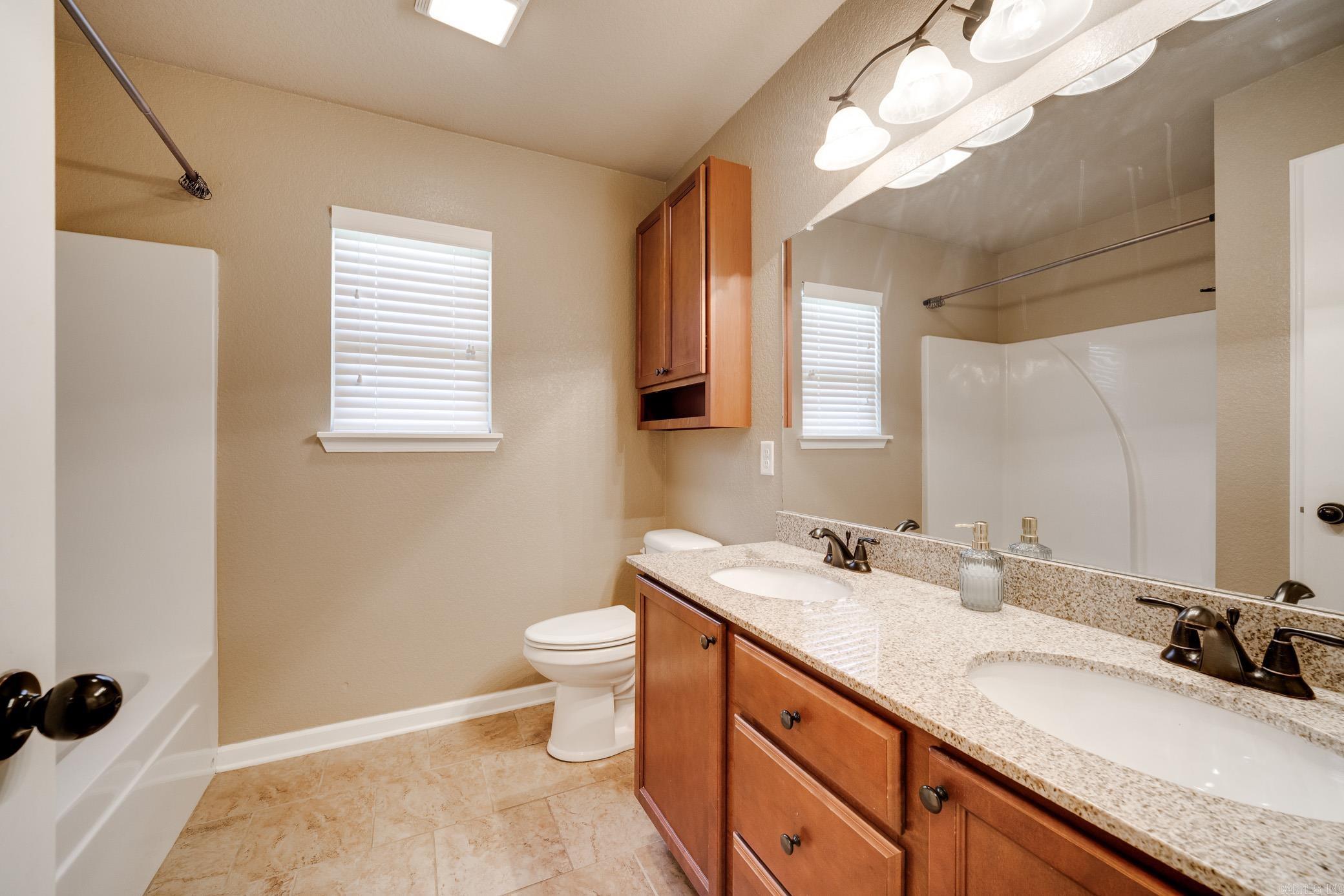 2925 Gladstone Drive Property Photo 25