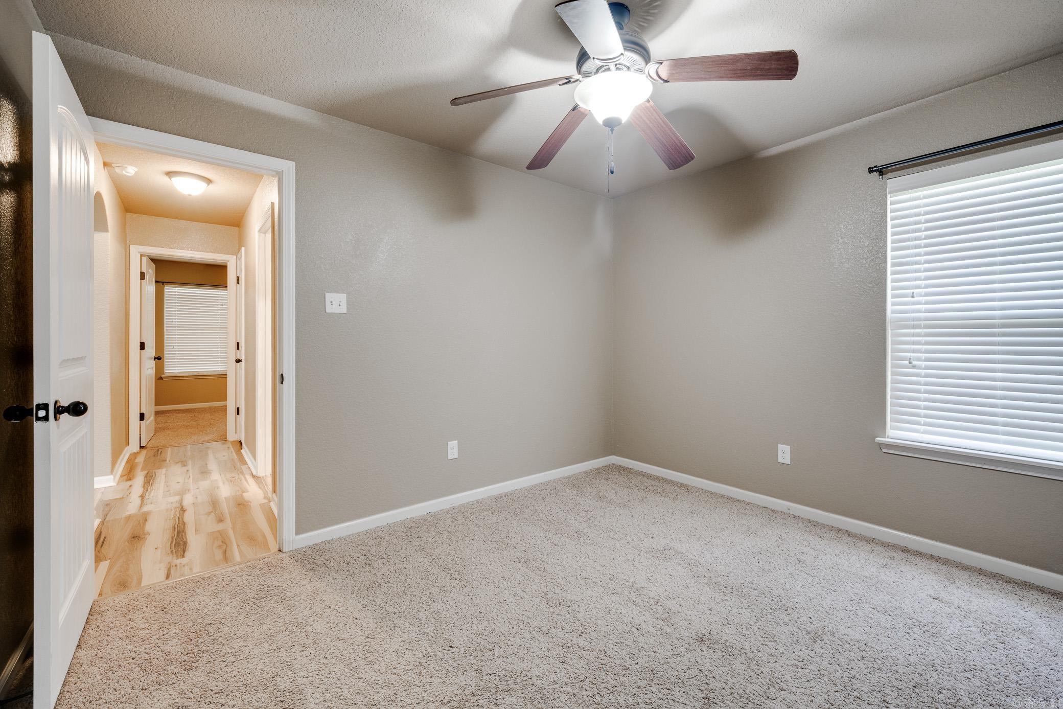 2925 Gladstone Drive Property Photo 29