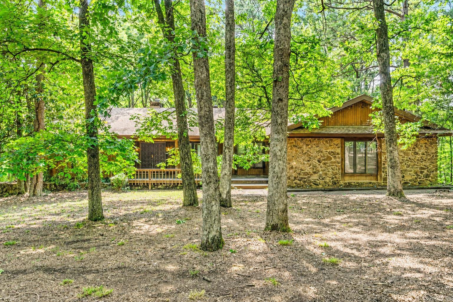 2 Baywood Drive Property Photo 1