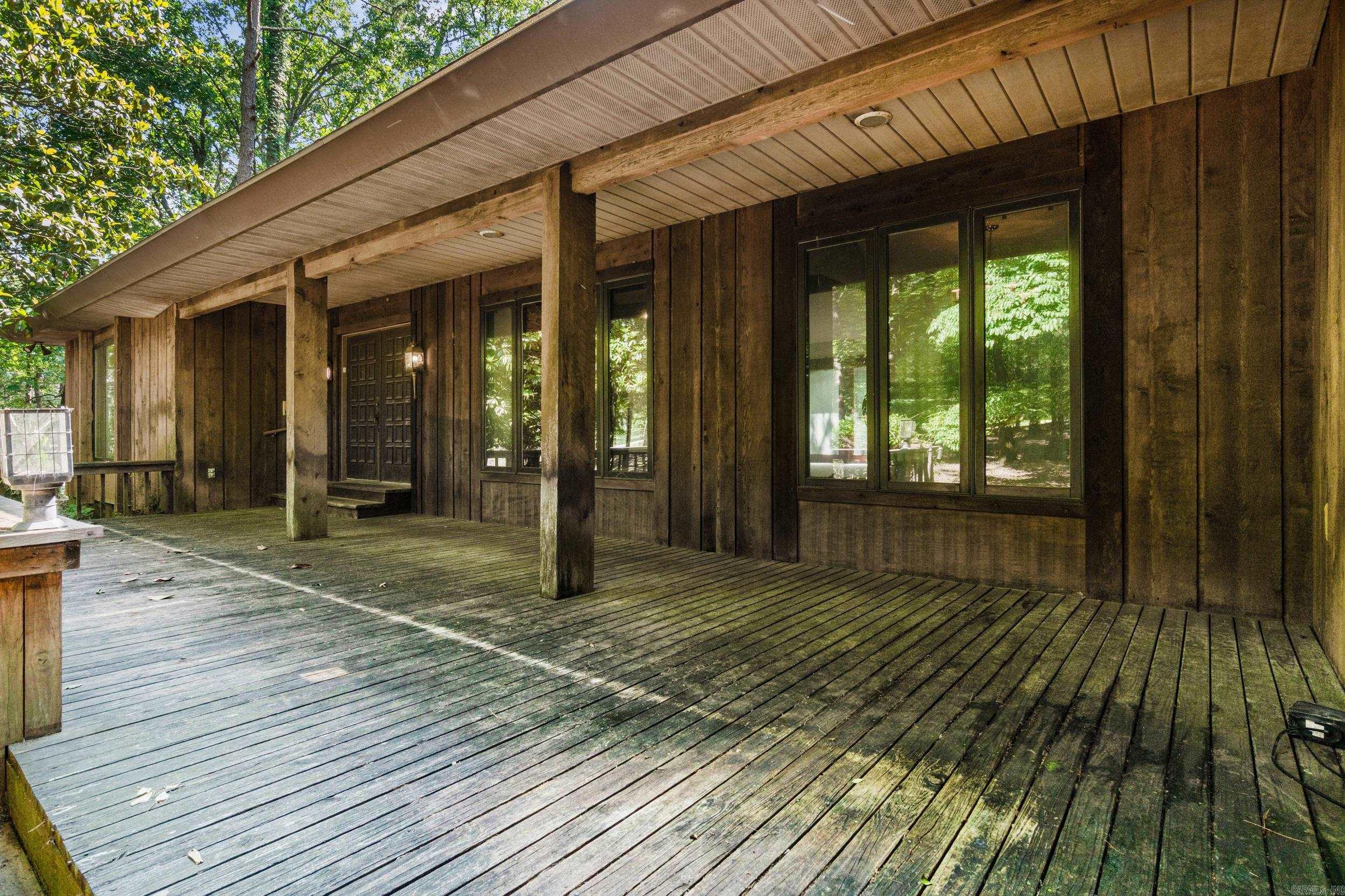 2 Baywood Drive Property Photo 3