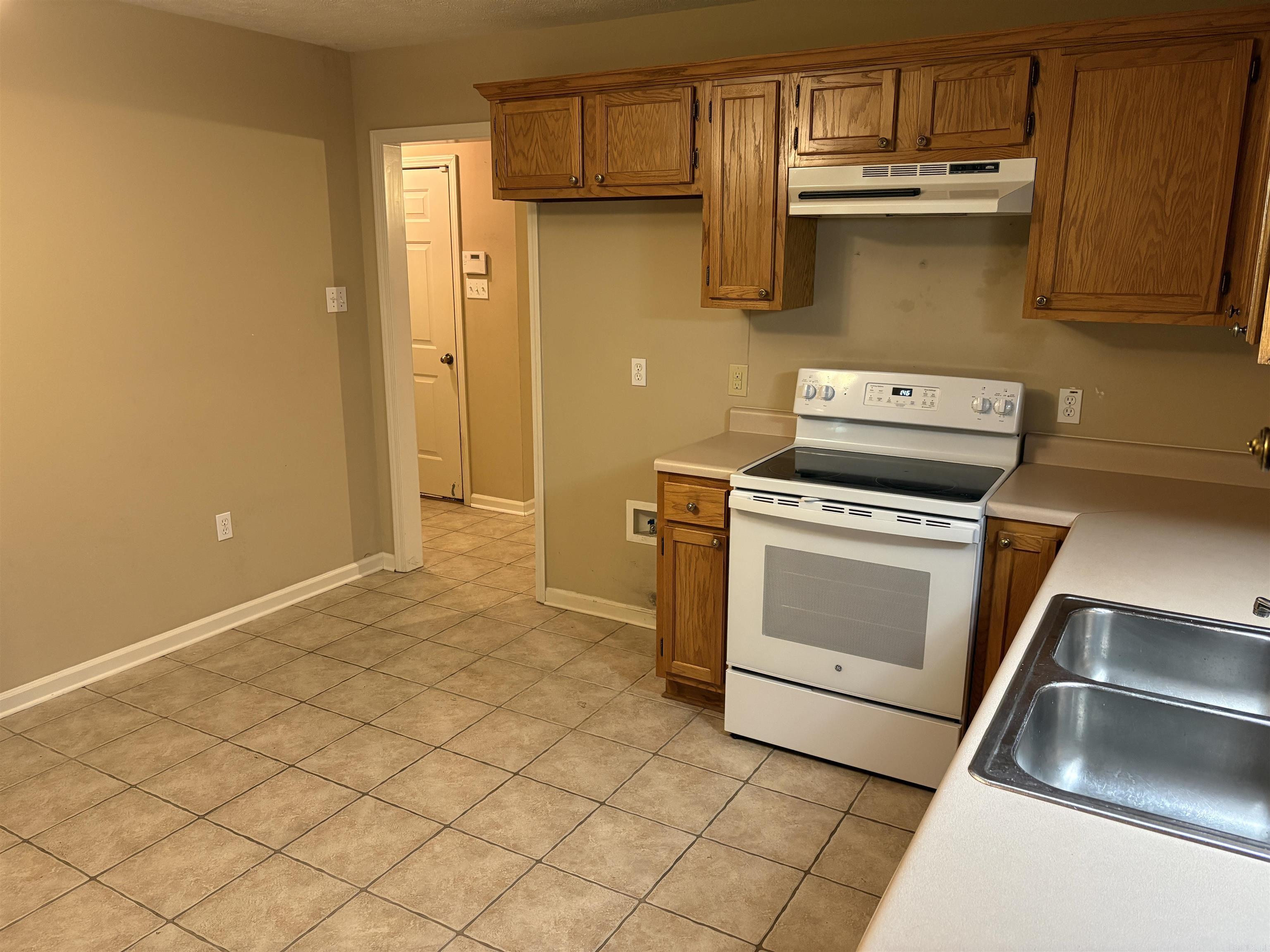 298 Niagra Falls Property Photo 4