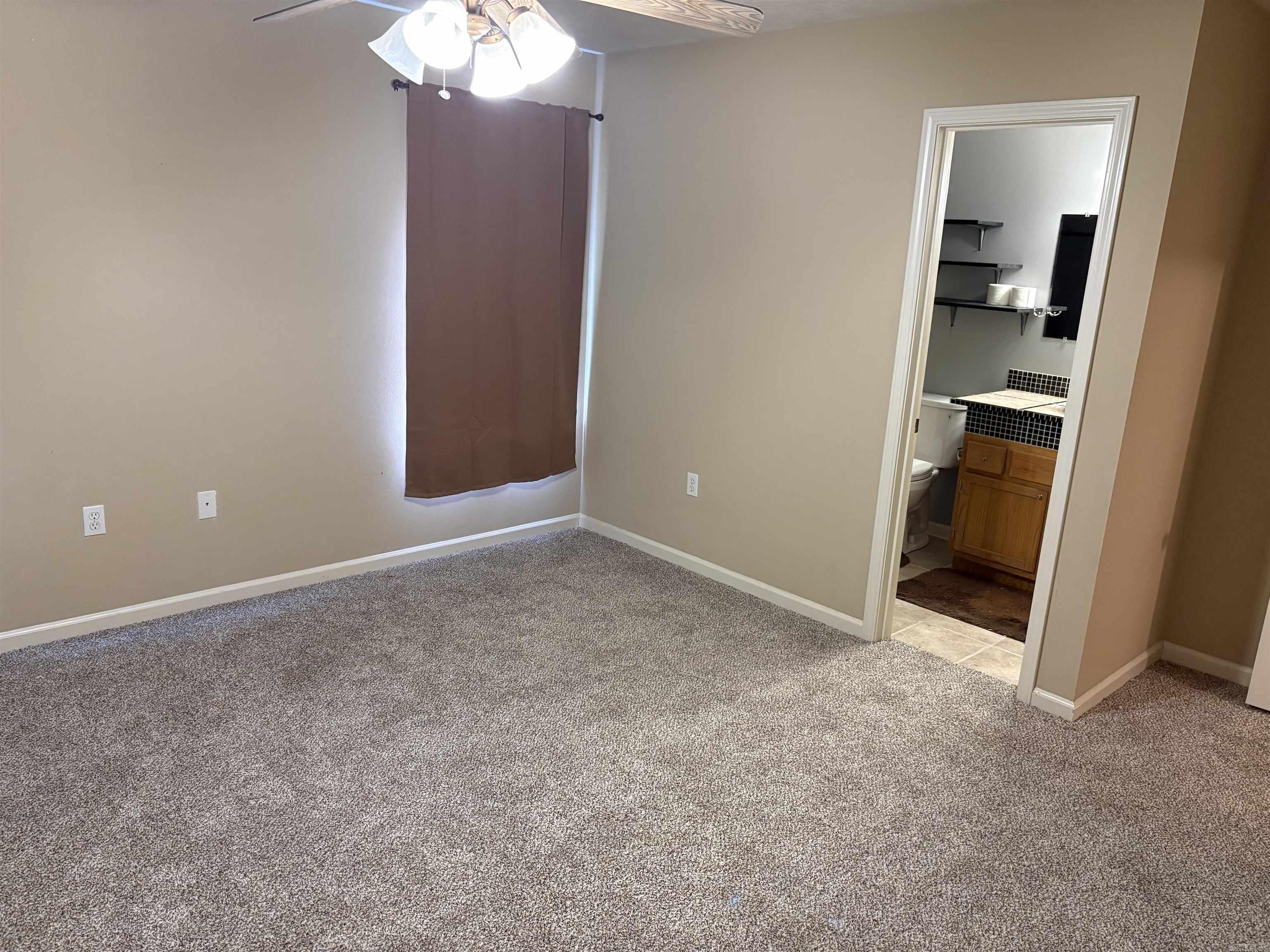 298 Niagra Falls Property Photo 9