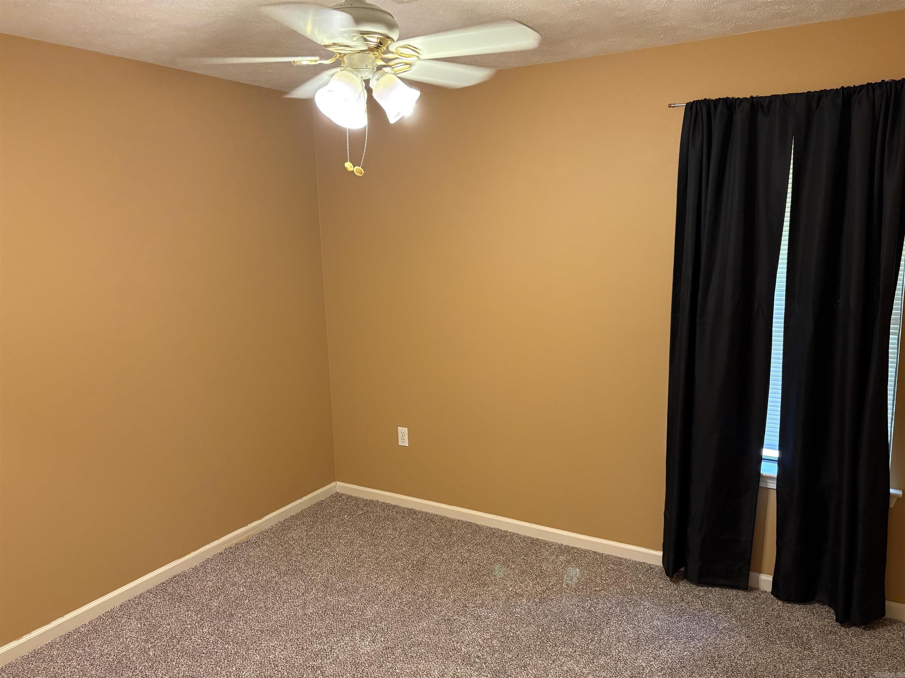 298 Niagra Falls Property Photo 15