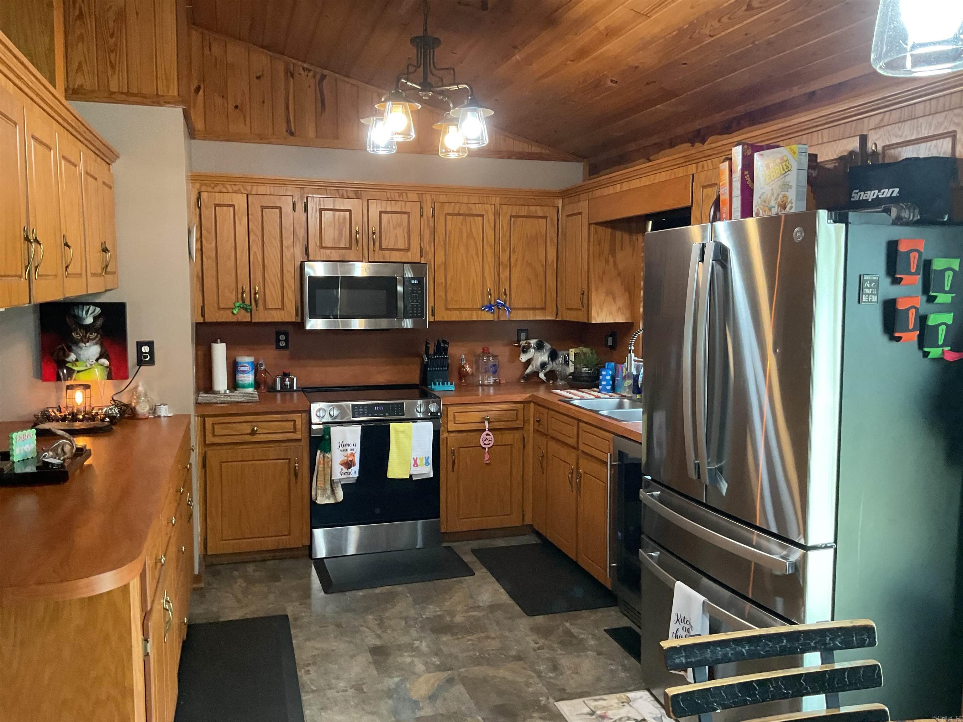 109 Cedar Valley Dr Property Photo 20