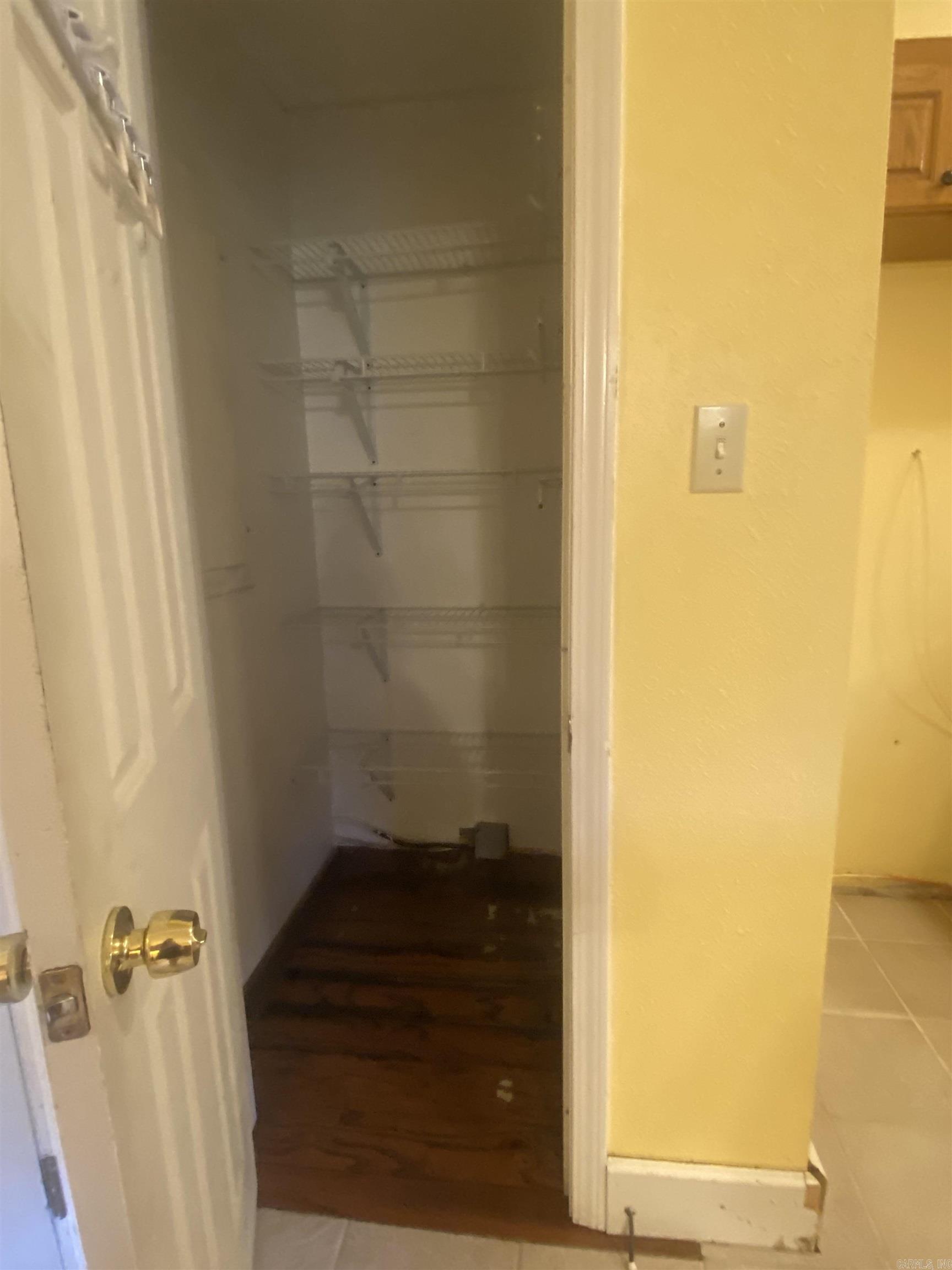 9301 Zuber Property Photo 10