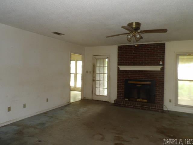 335 Cottonwood Lane Property Photo 2
