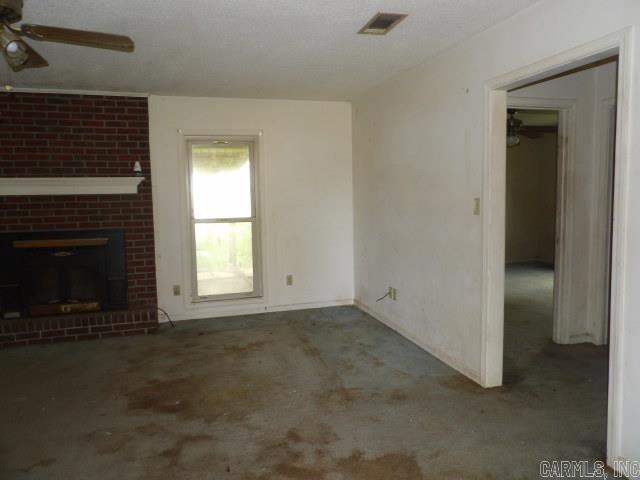 335 Cottonwood Lane Property Photo 3