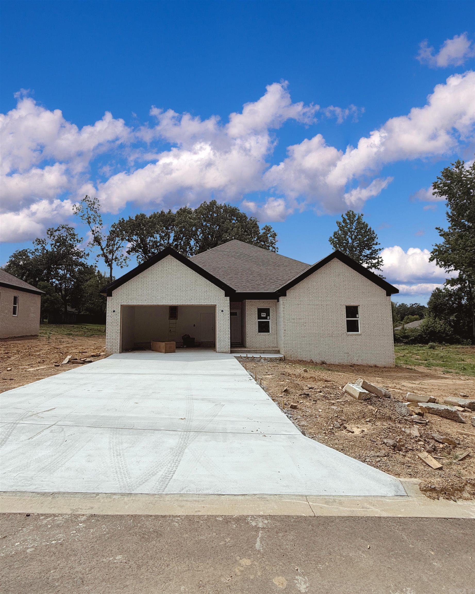 531 Madeleine Circle Property Photo 1