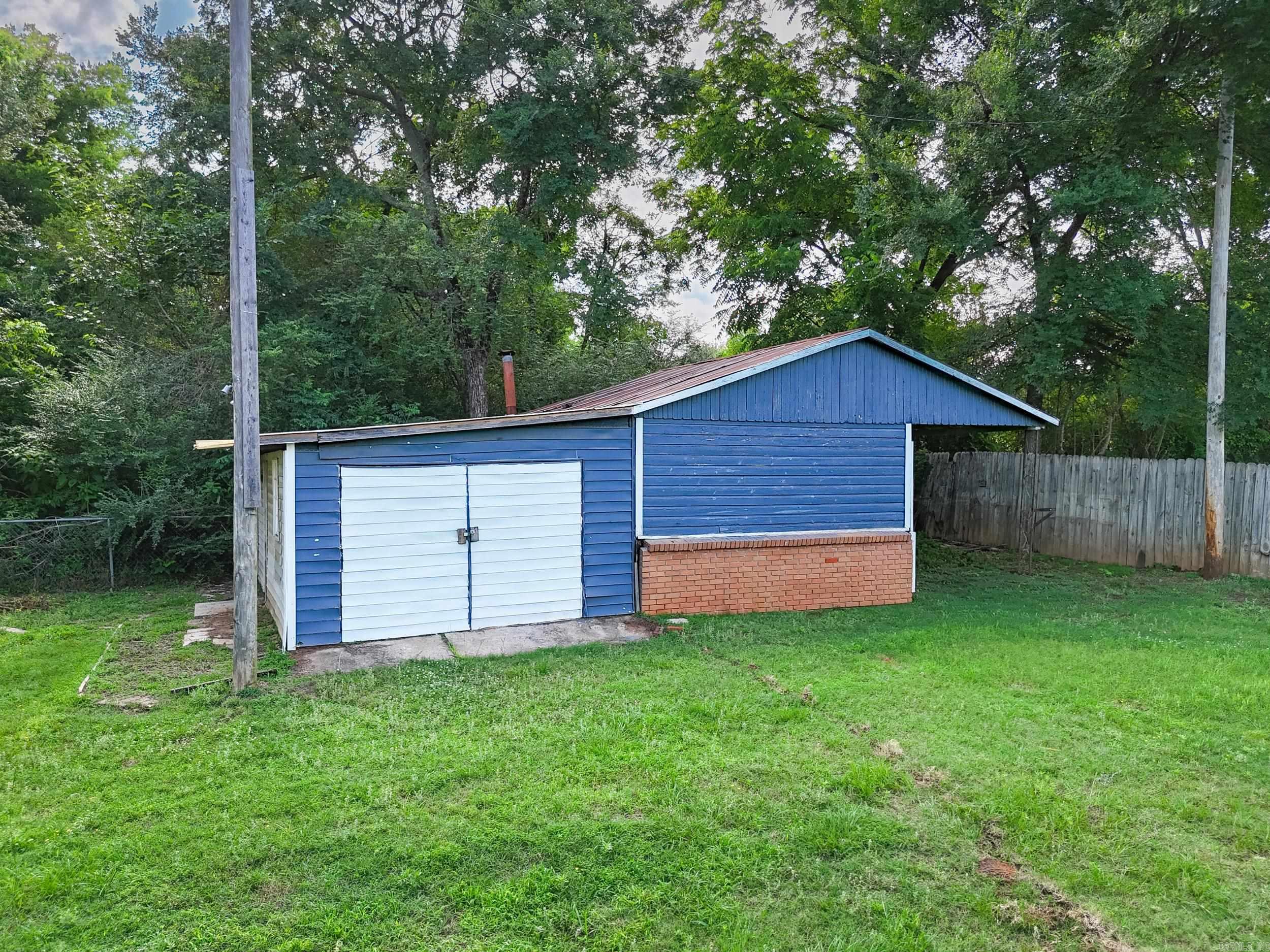 1209 N 3rd St Property Photo 17