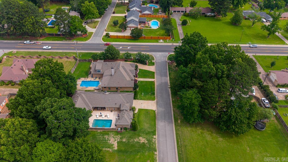 965 Chapel Hill Drive Property Photo 8