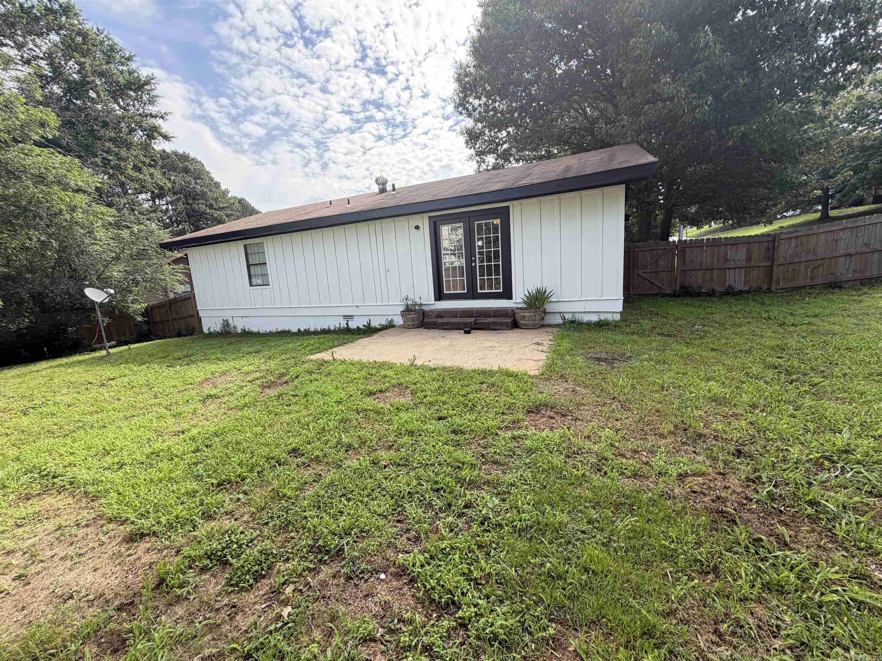 2020 Cenwood Property Photo 4