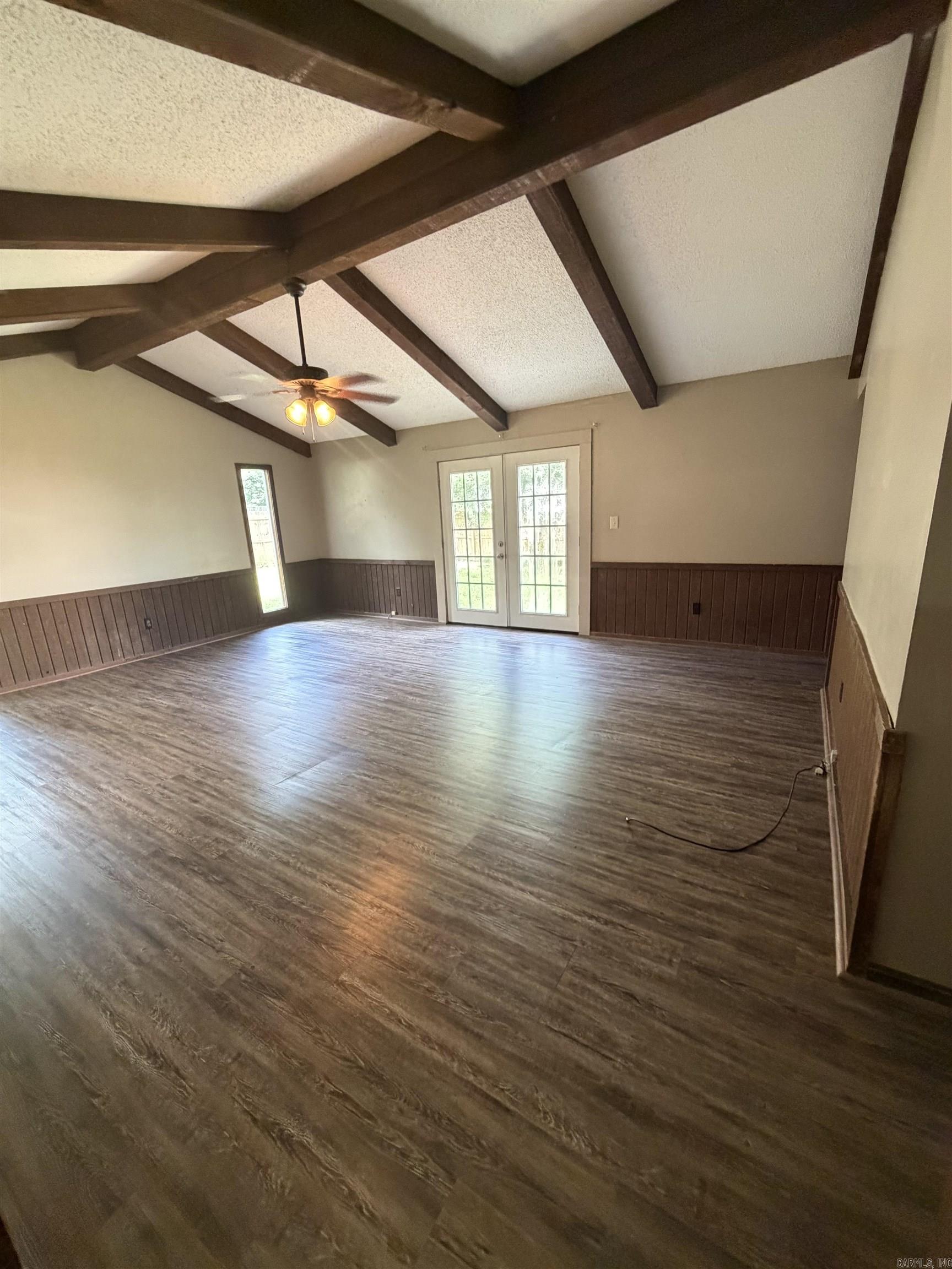 2020 Cenwood Property Photo 6