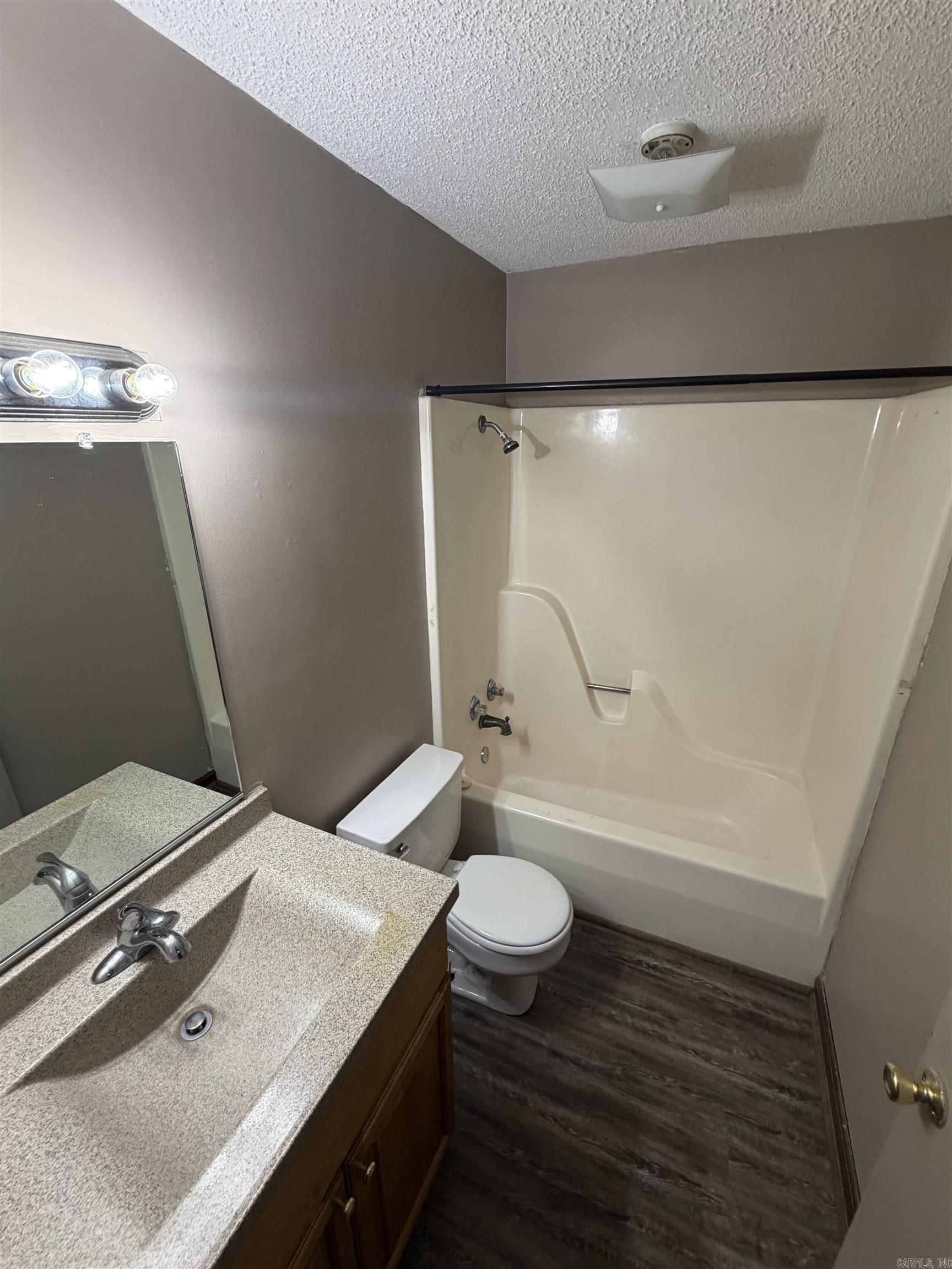 2020 Cenwood Property Photo 10