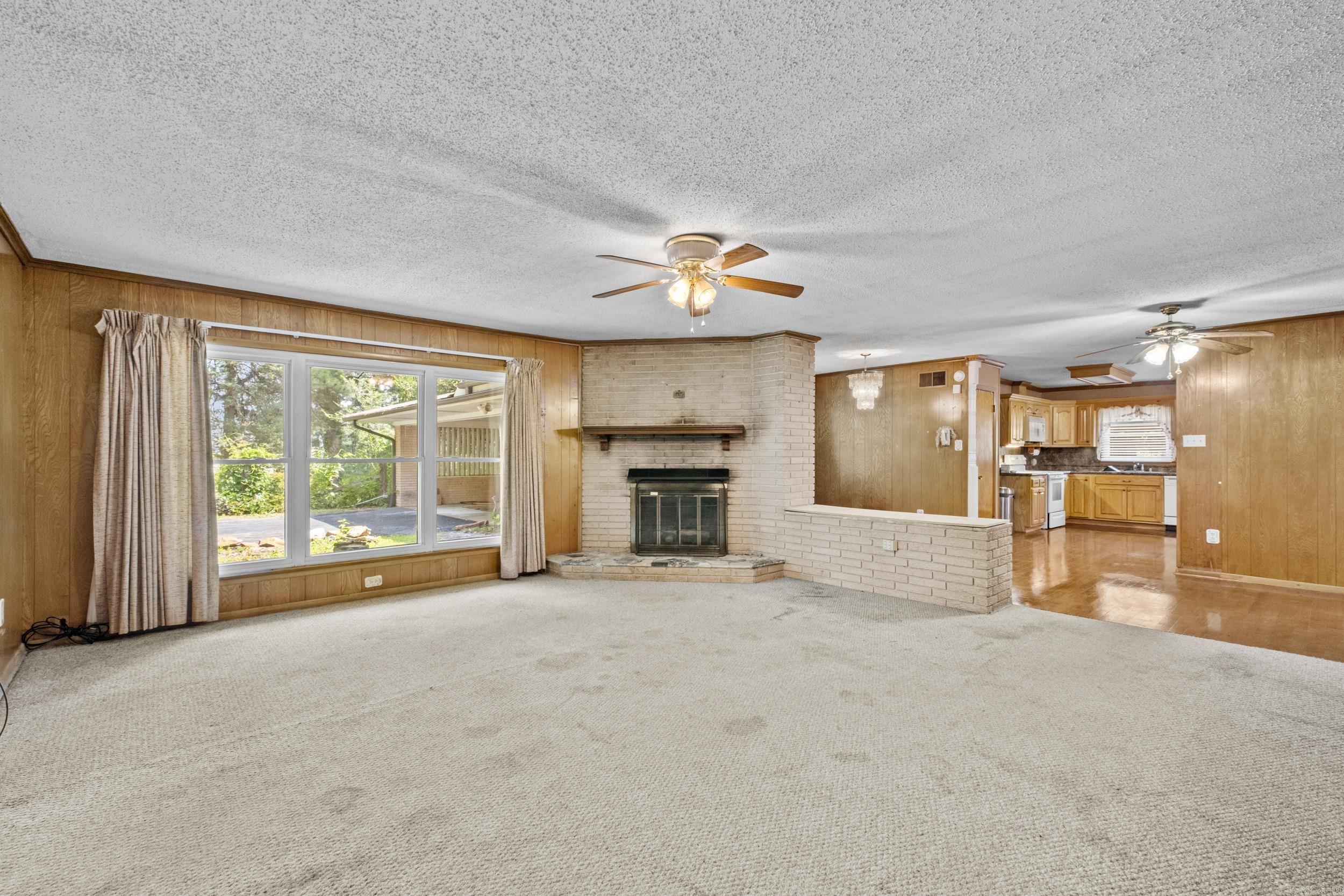 216 East Line Rd Property Photo 3