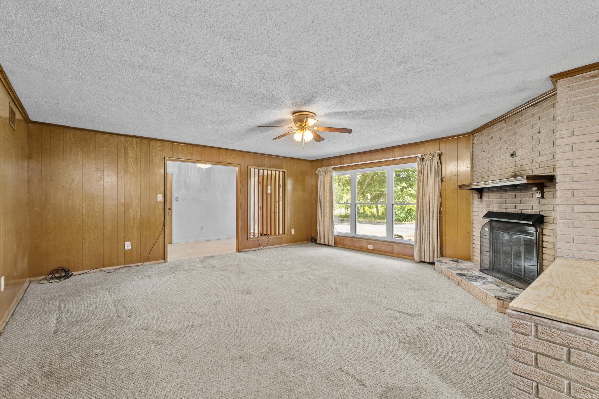 216 East Line Rd Property Photo 4