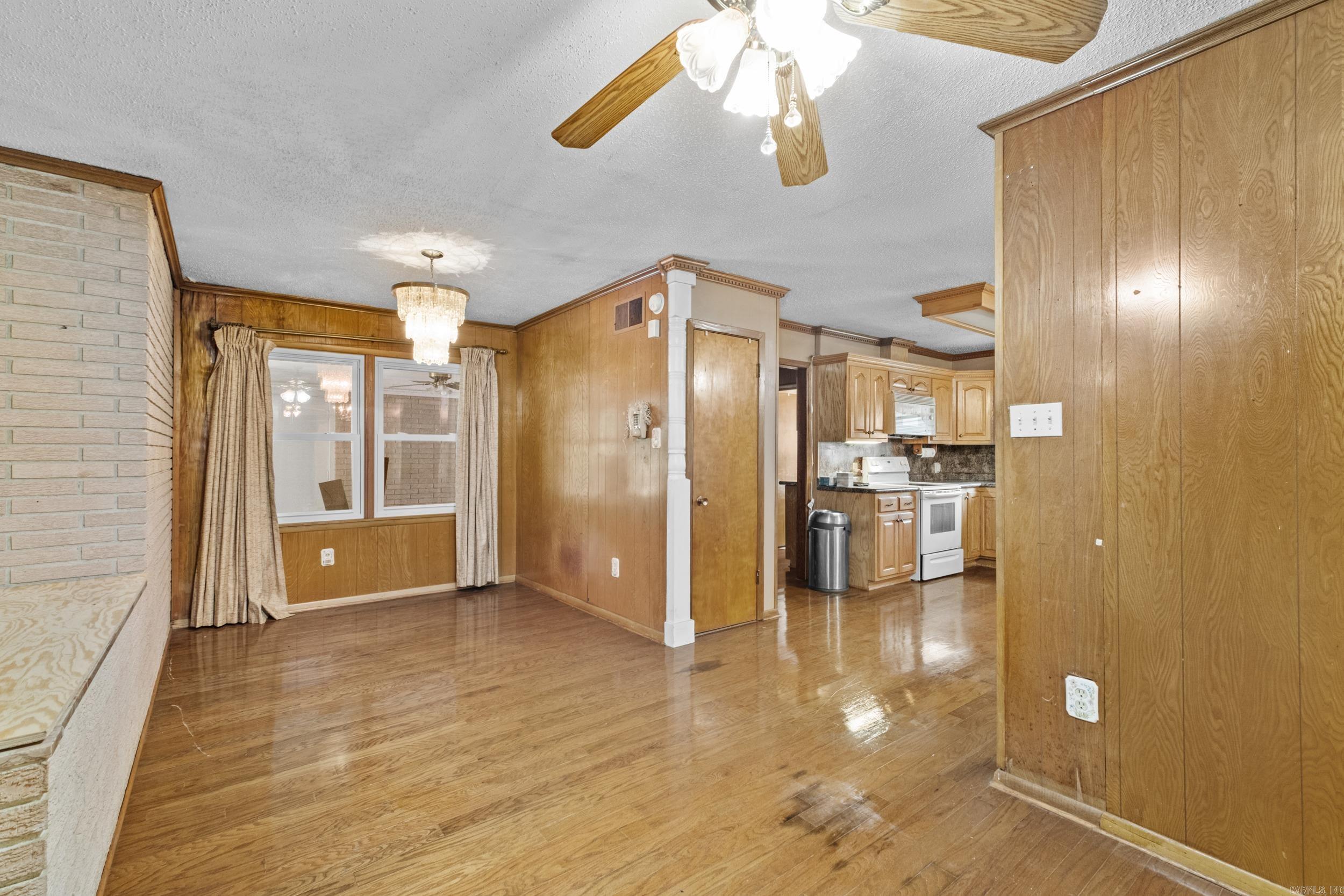 216 East Line Rd Property Photo 6