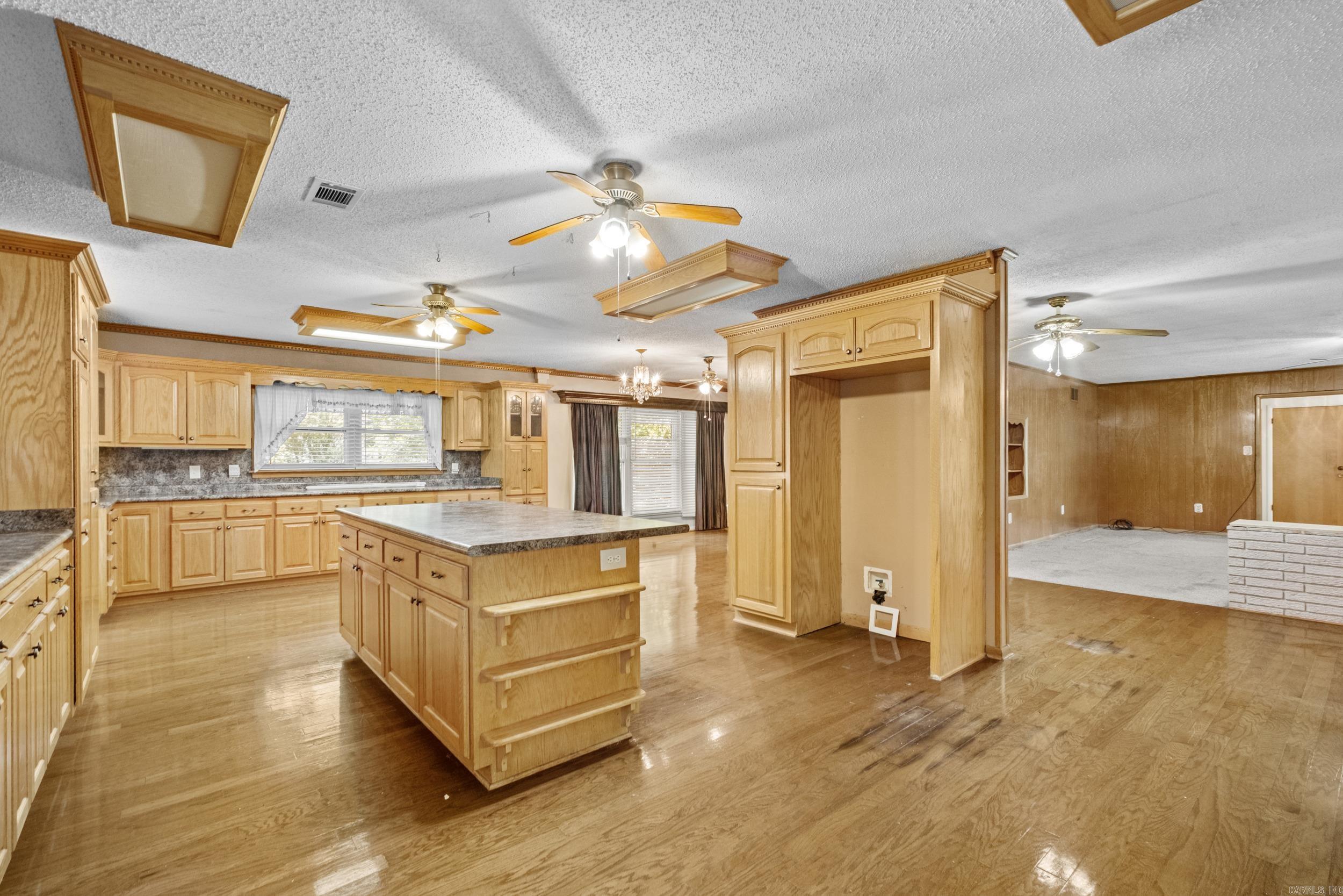 216 East Line Rd Property Photo 9