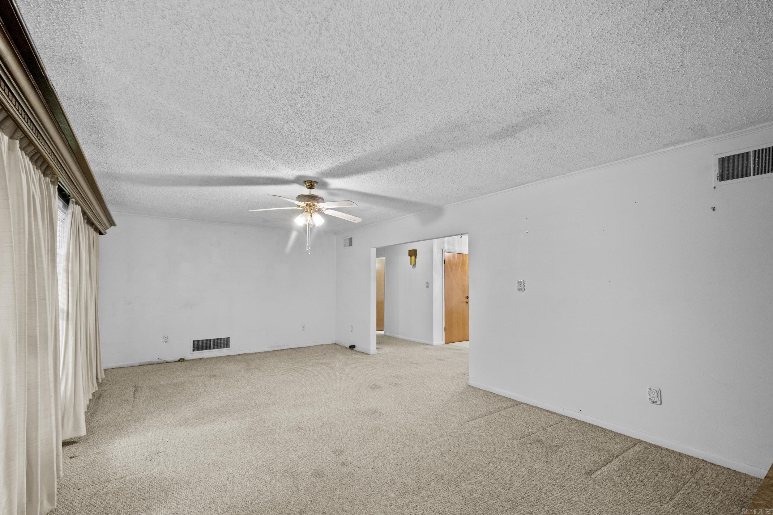 216 East Line Rd Property Photo 15