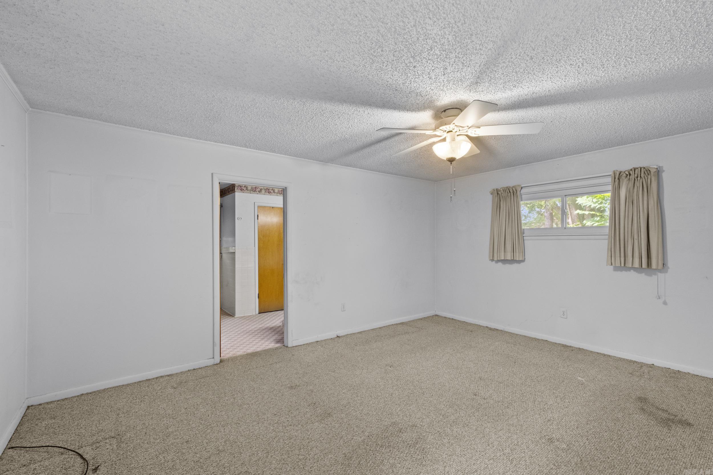 216 East Line Rd Property Photo 18