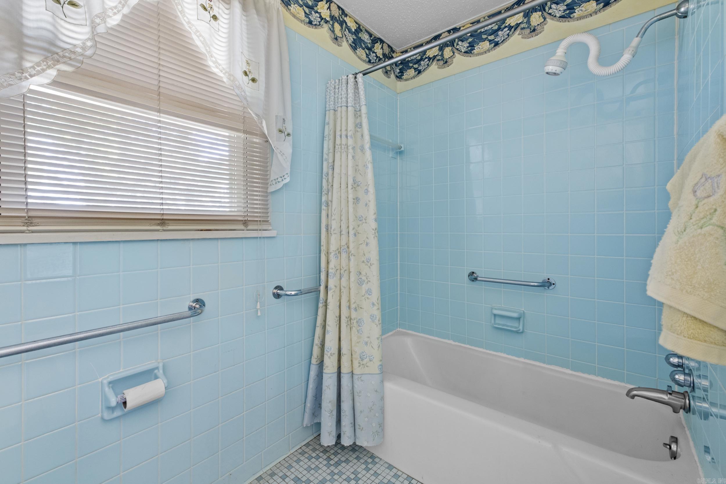 216 East Line Rd Property Photo 28