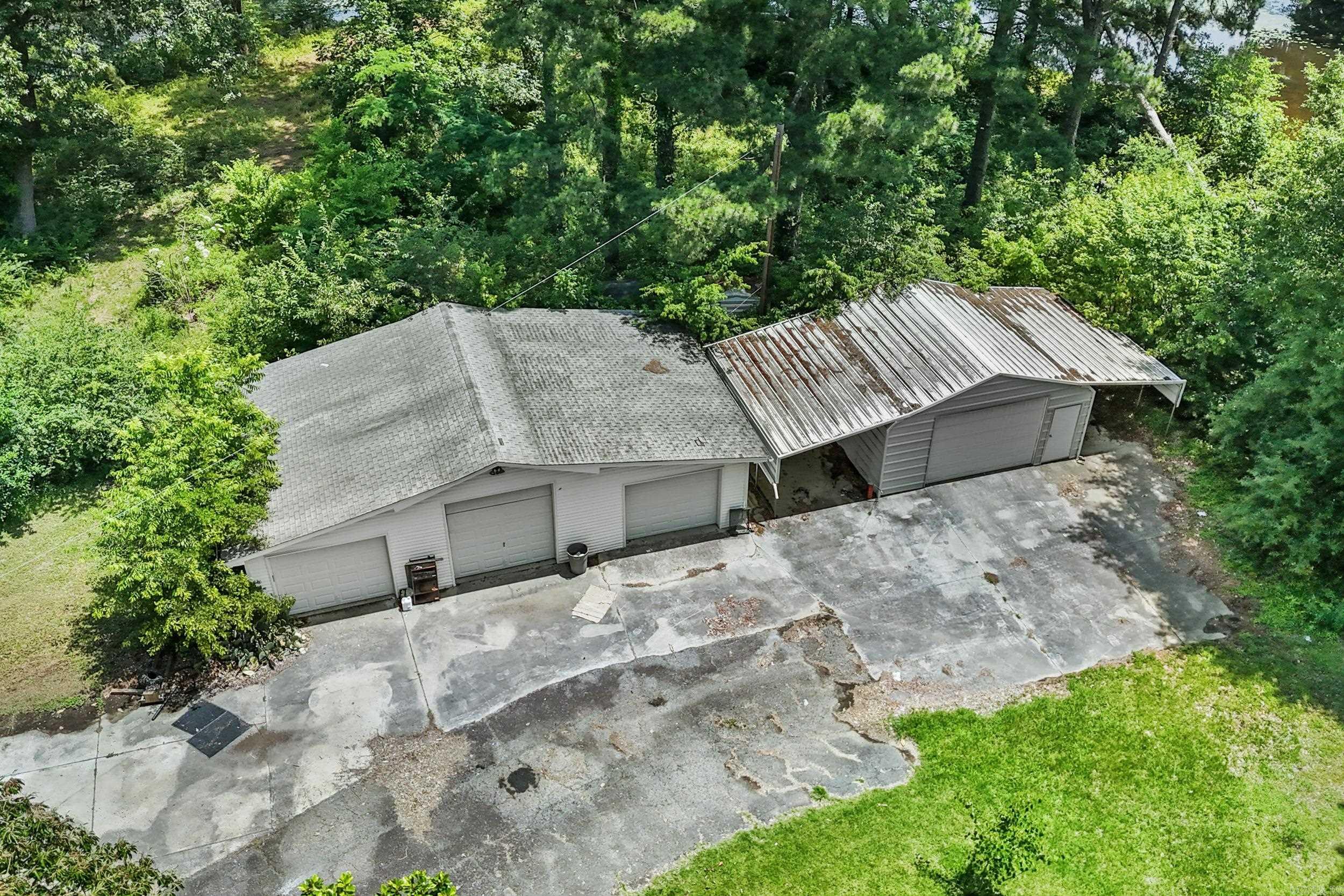 216 East Line Rd Property Photo 37