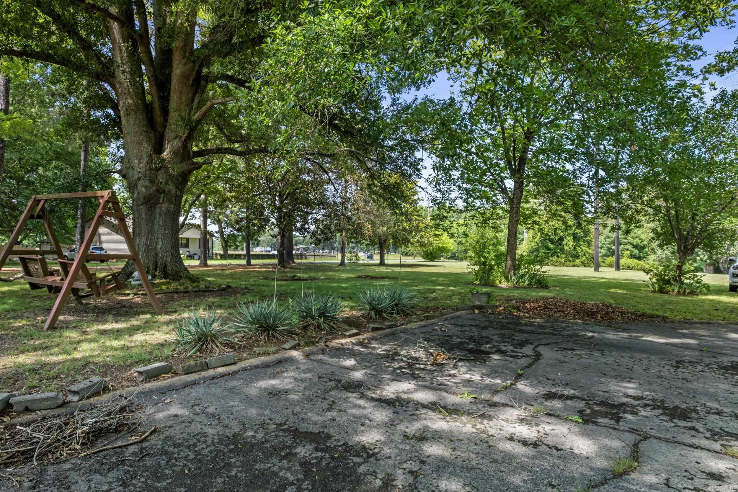 216 East Line Rd Property Photo 38