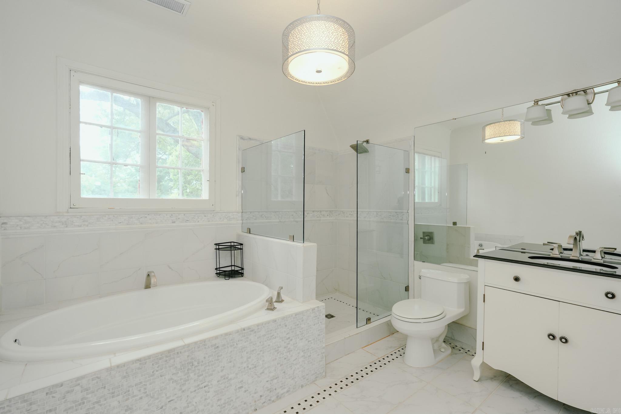 904 E 12th Property Photo 37