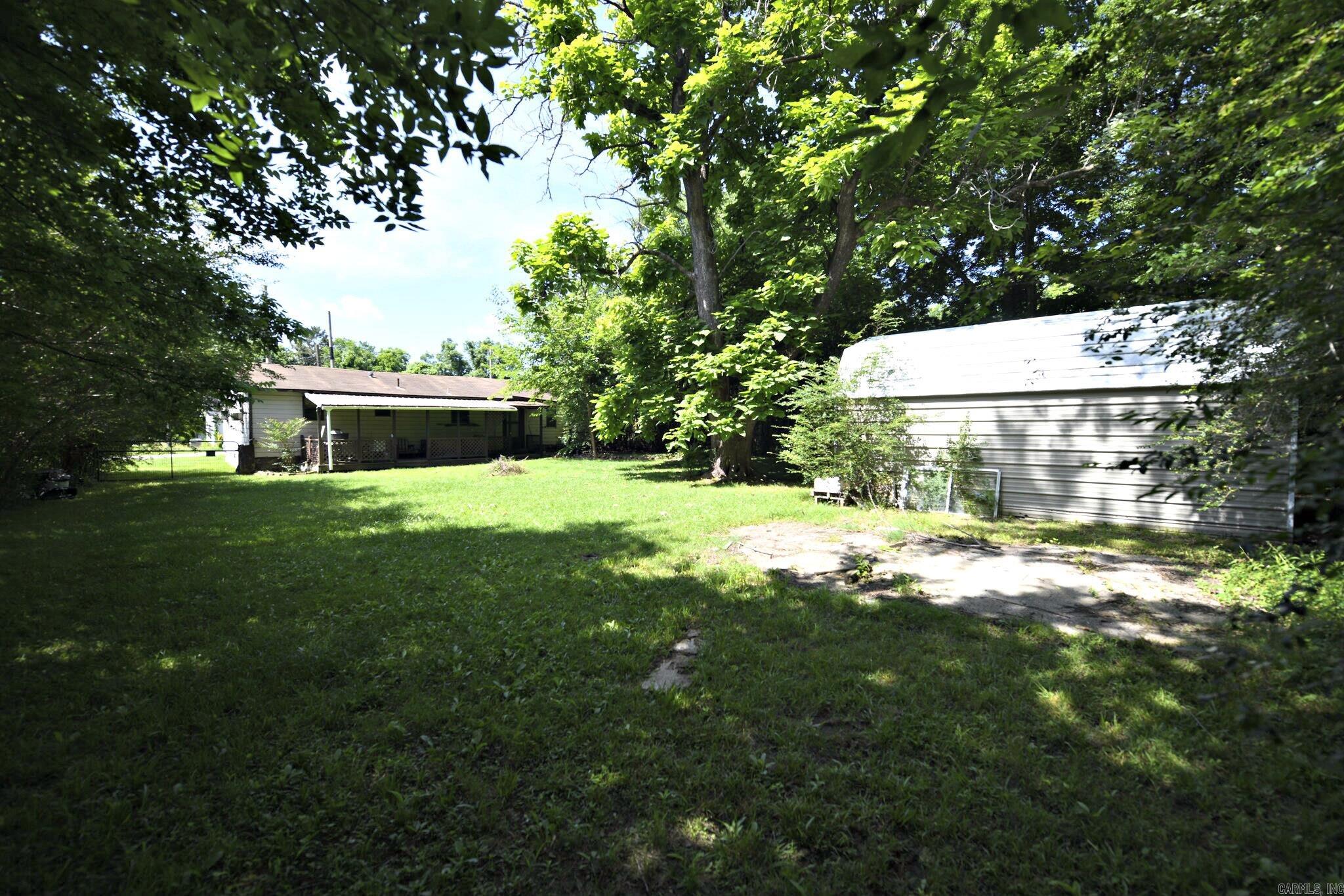 1001 Marion Ave Property Photo 6