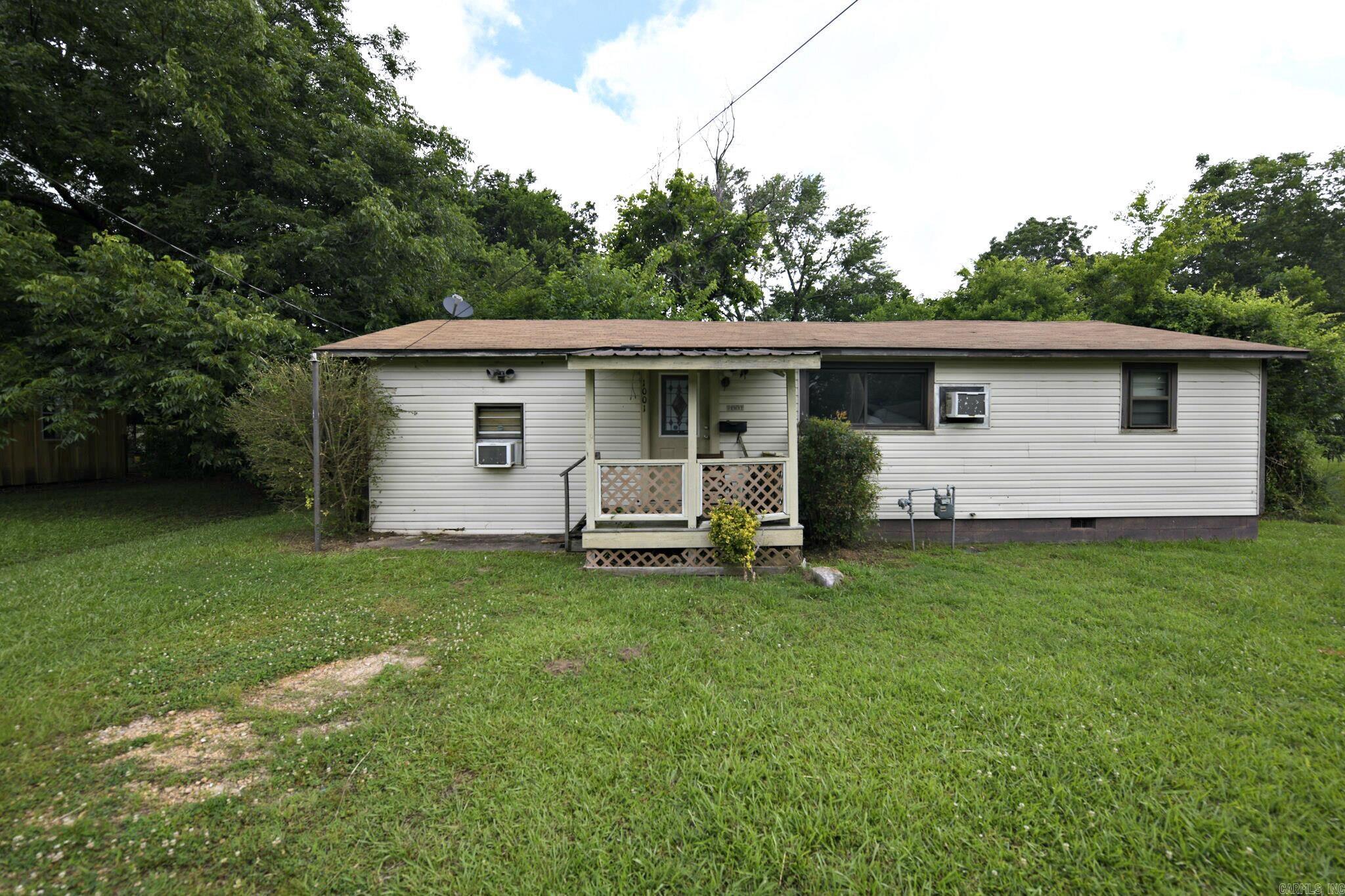 1001 Marion Ave Property Photo 7