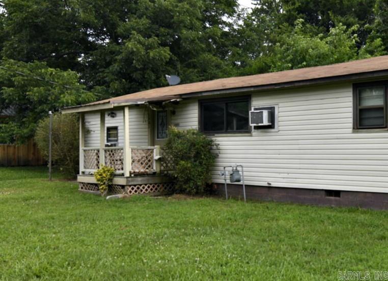 1001 Marion Ave Property Photo 9