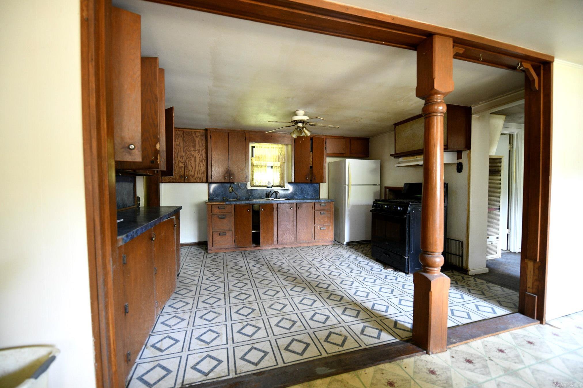 1001 Marion Ave Property Photo 14