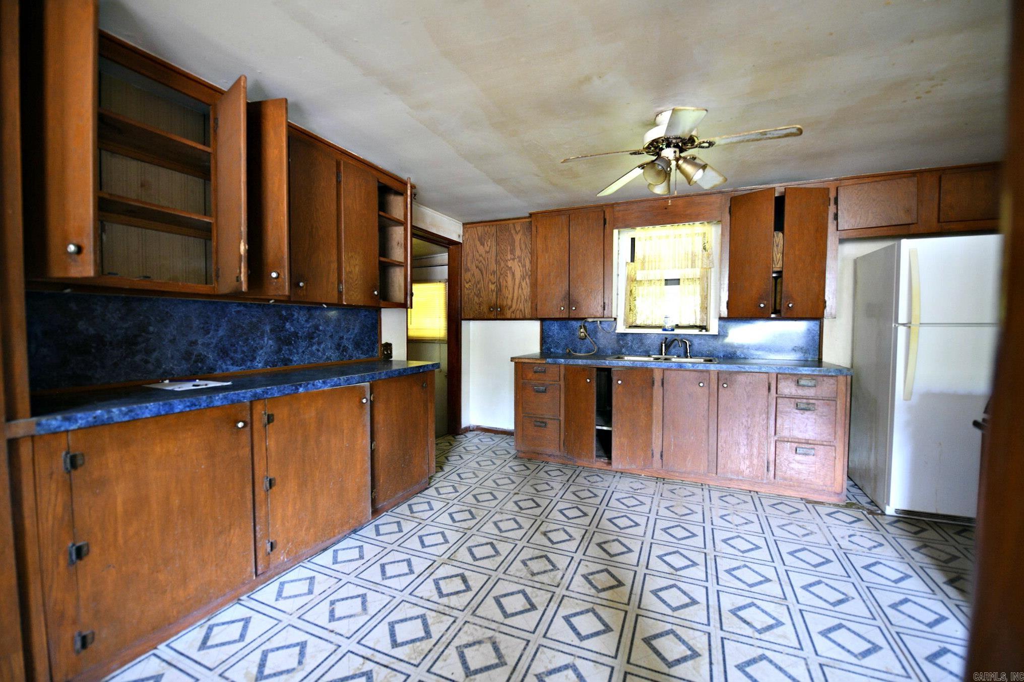 1001 Marion Ave Property Photo 16