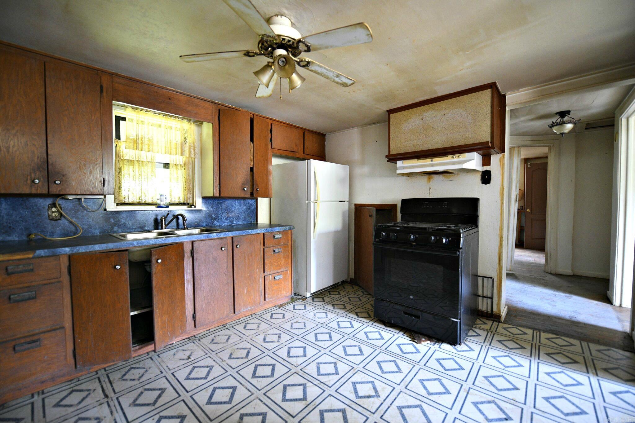 1001 Marion Ave Property Photo 18