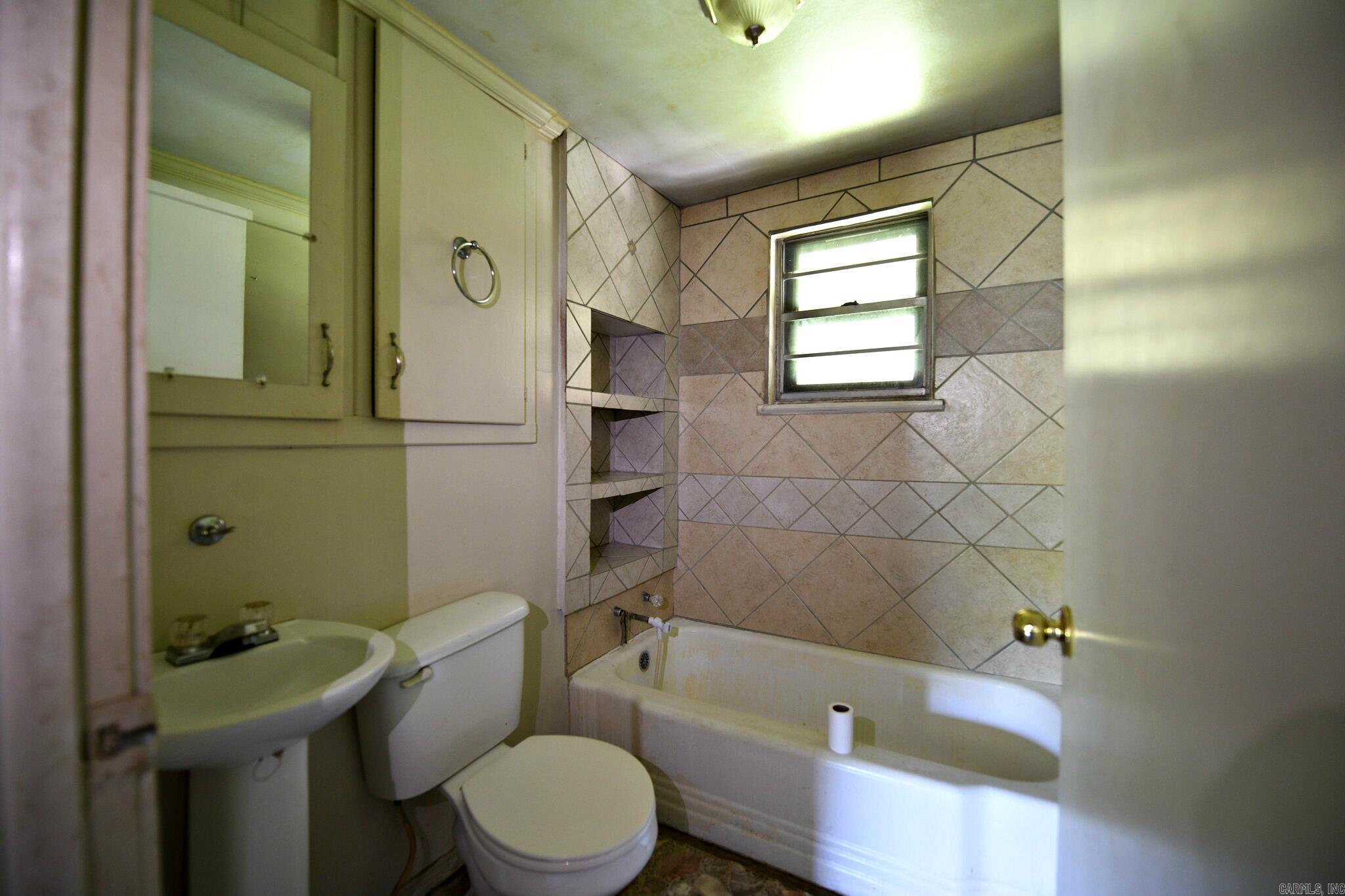 1001 Marion Ave Property Photo 26