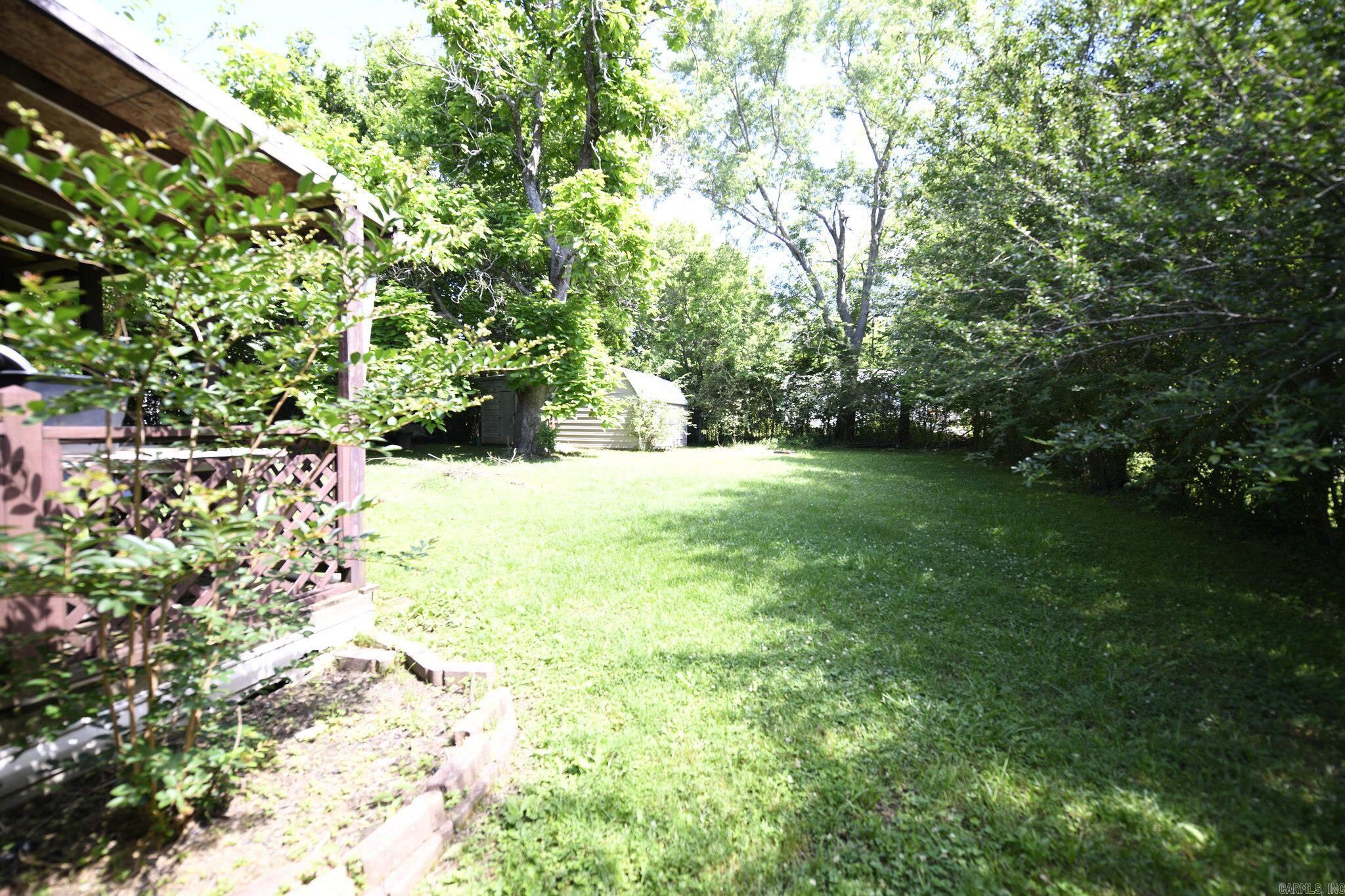 1001 Marion Ave Property Photo 32