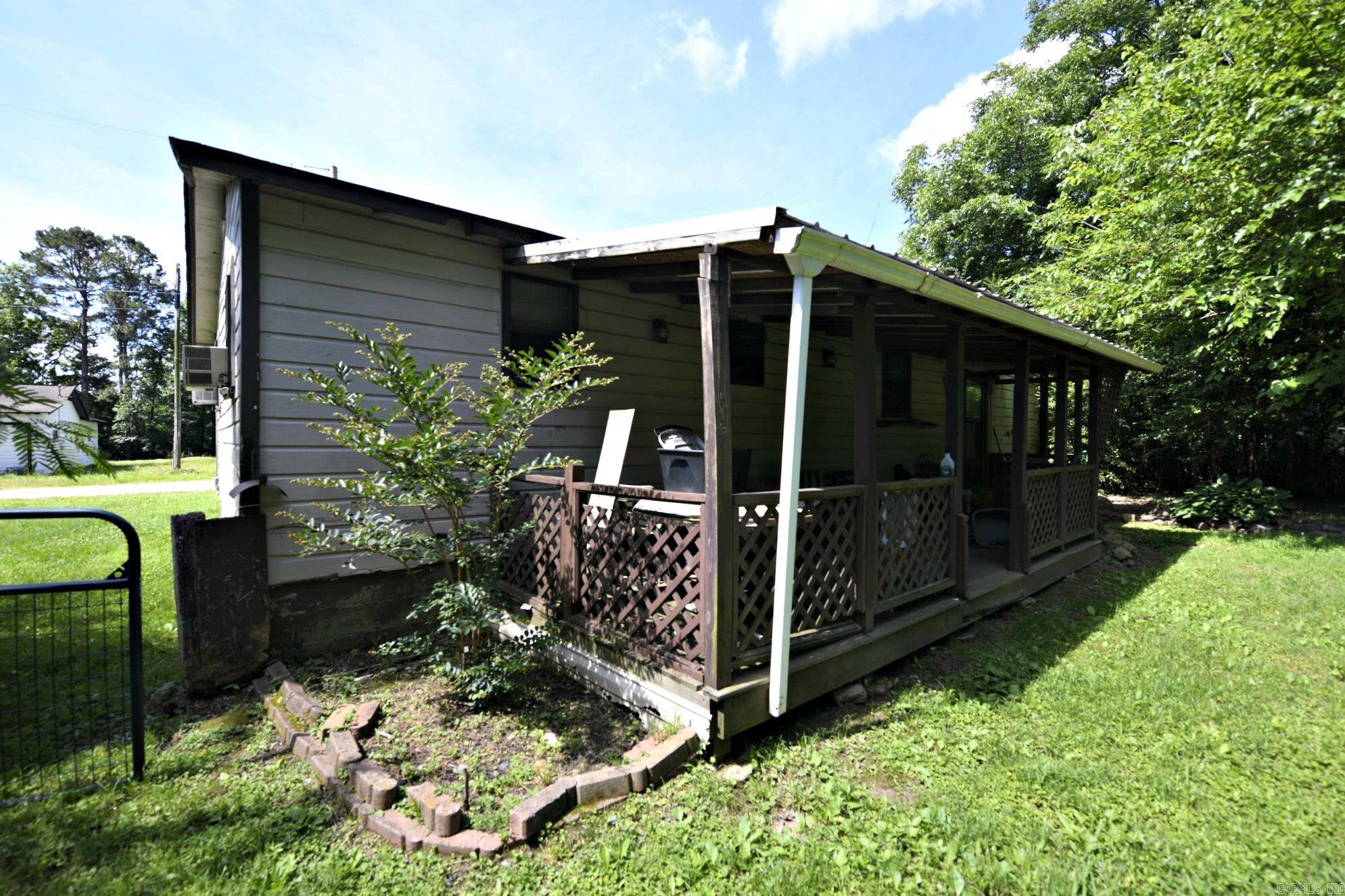 1001 Marion Ave Property Photo 33