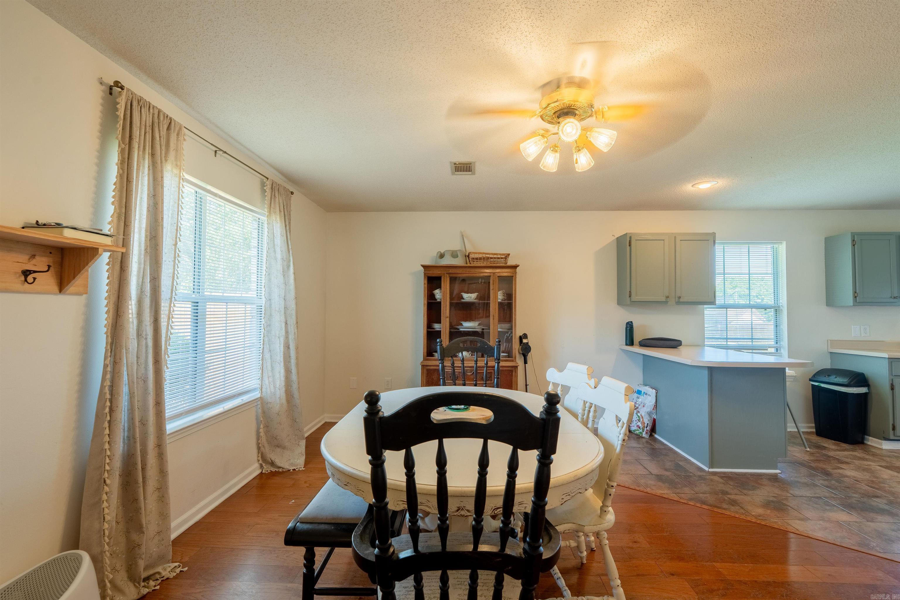 24 Summerview Circle Property Photo 7