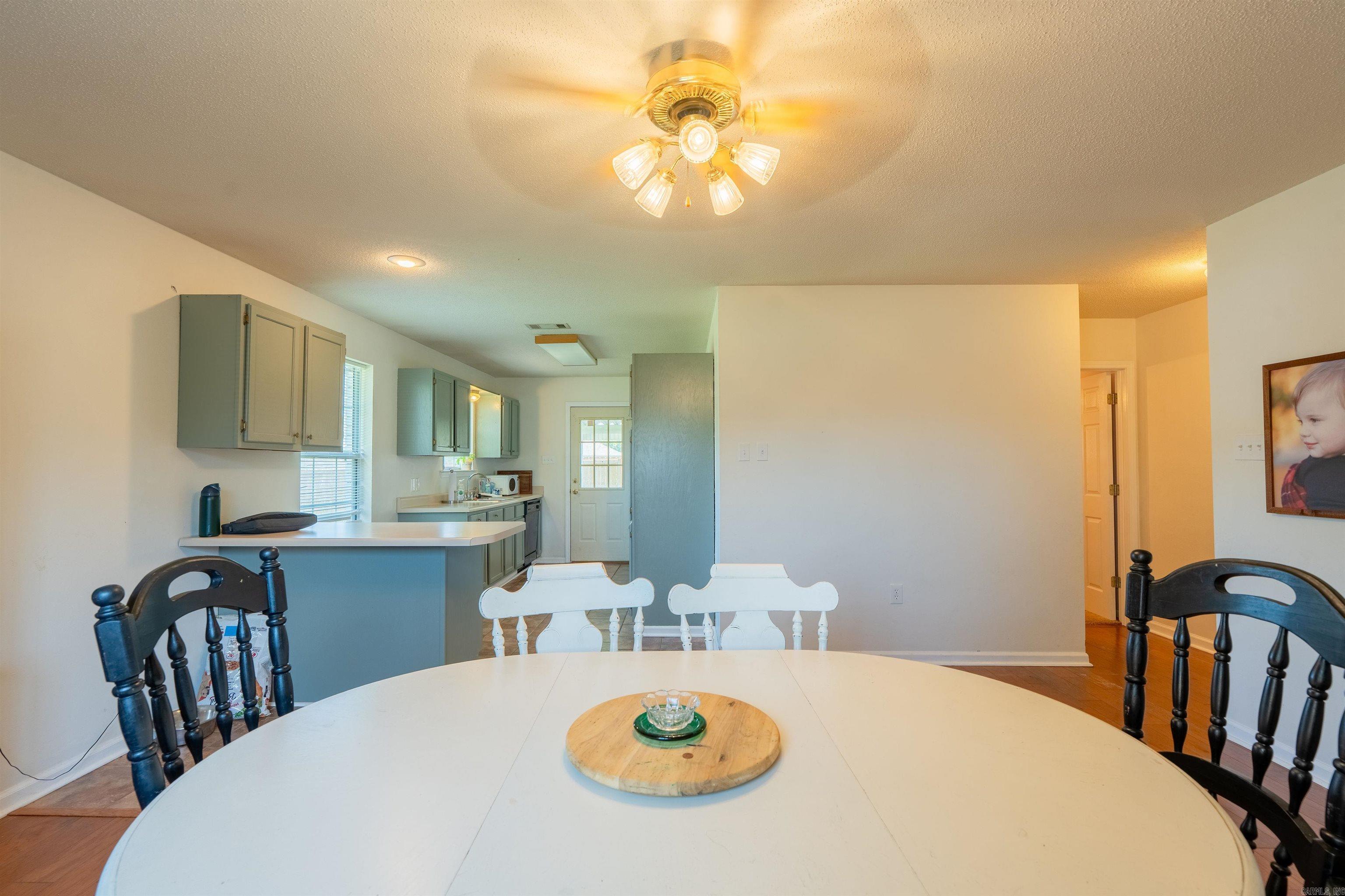 24 Summerview Circle Property Photo 8