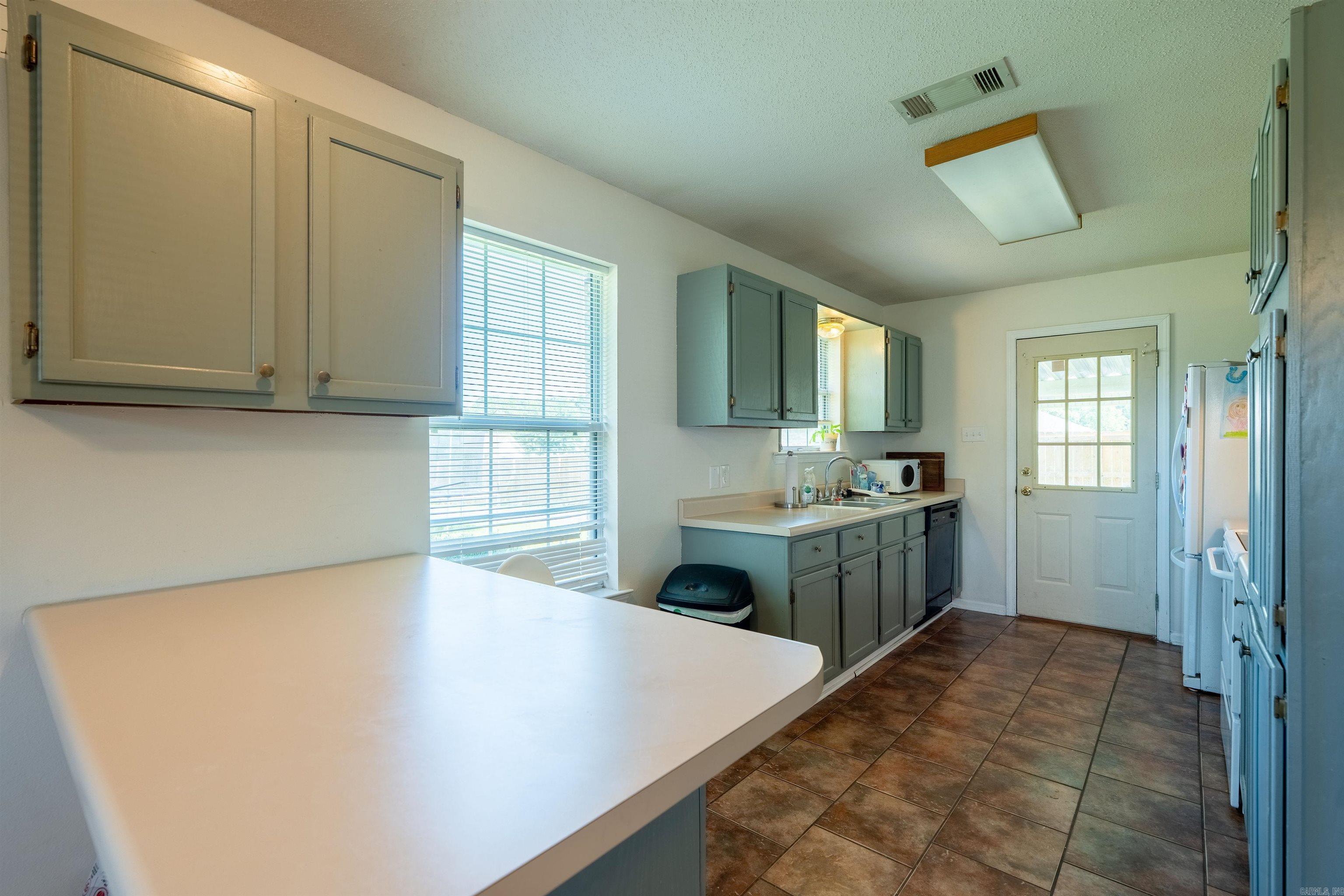 24 Summerview Circle Property Photo 11