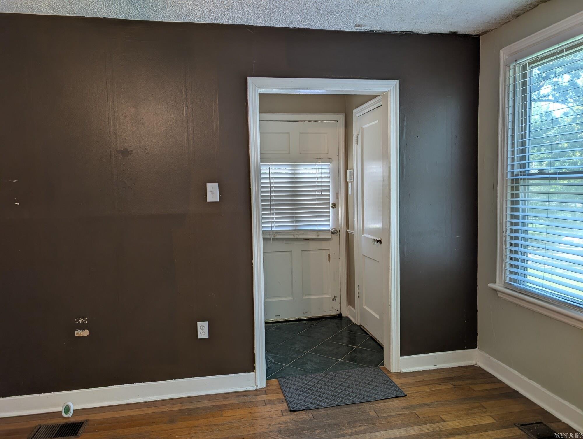 1705 S Pierce Property Photo 9