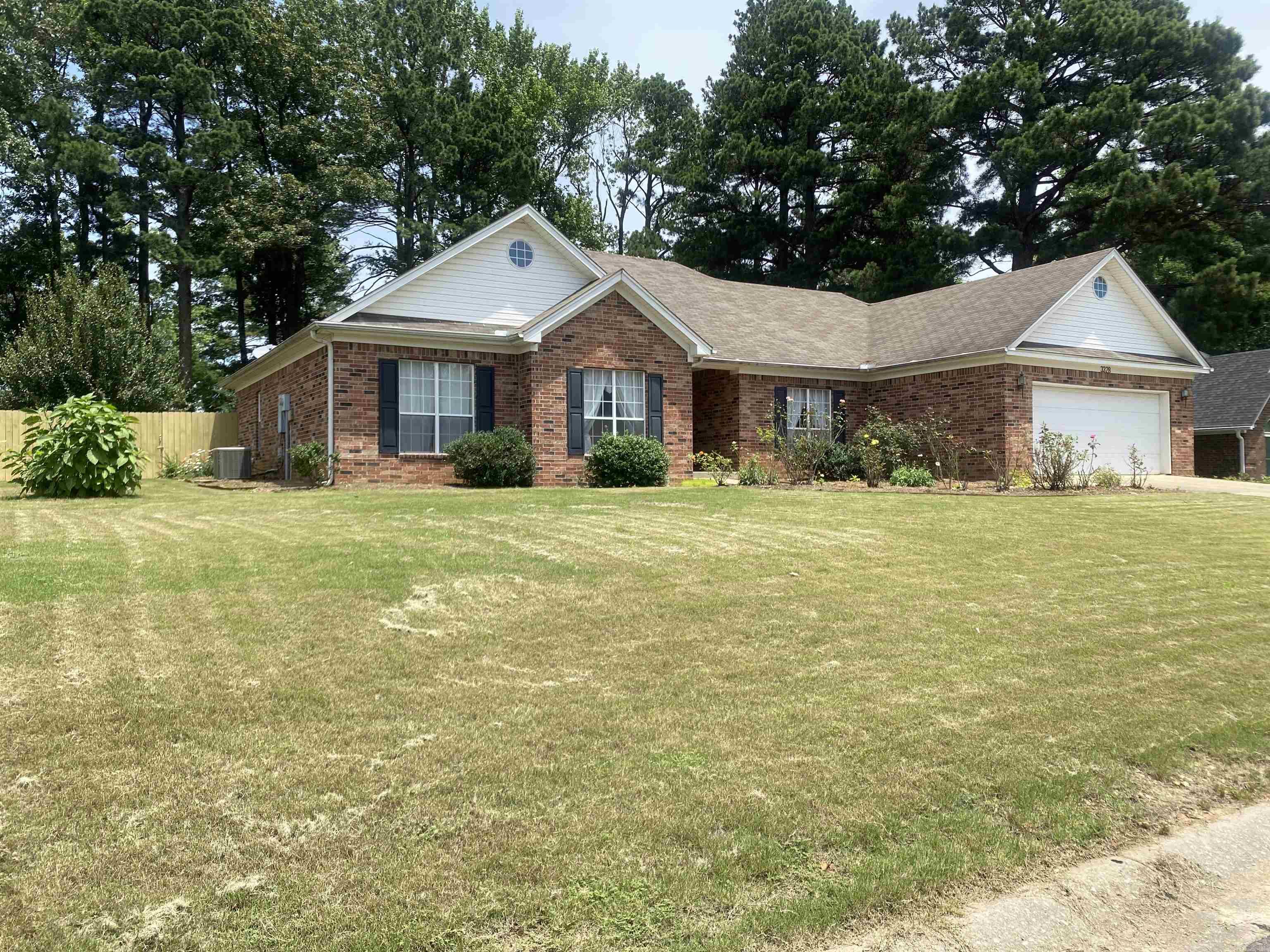 3328 Meadow Creek Drive Property Photo 3