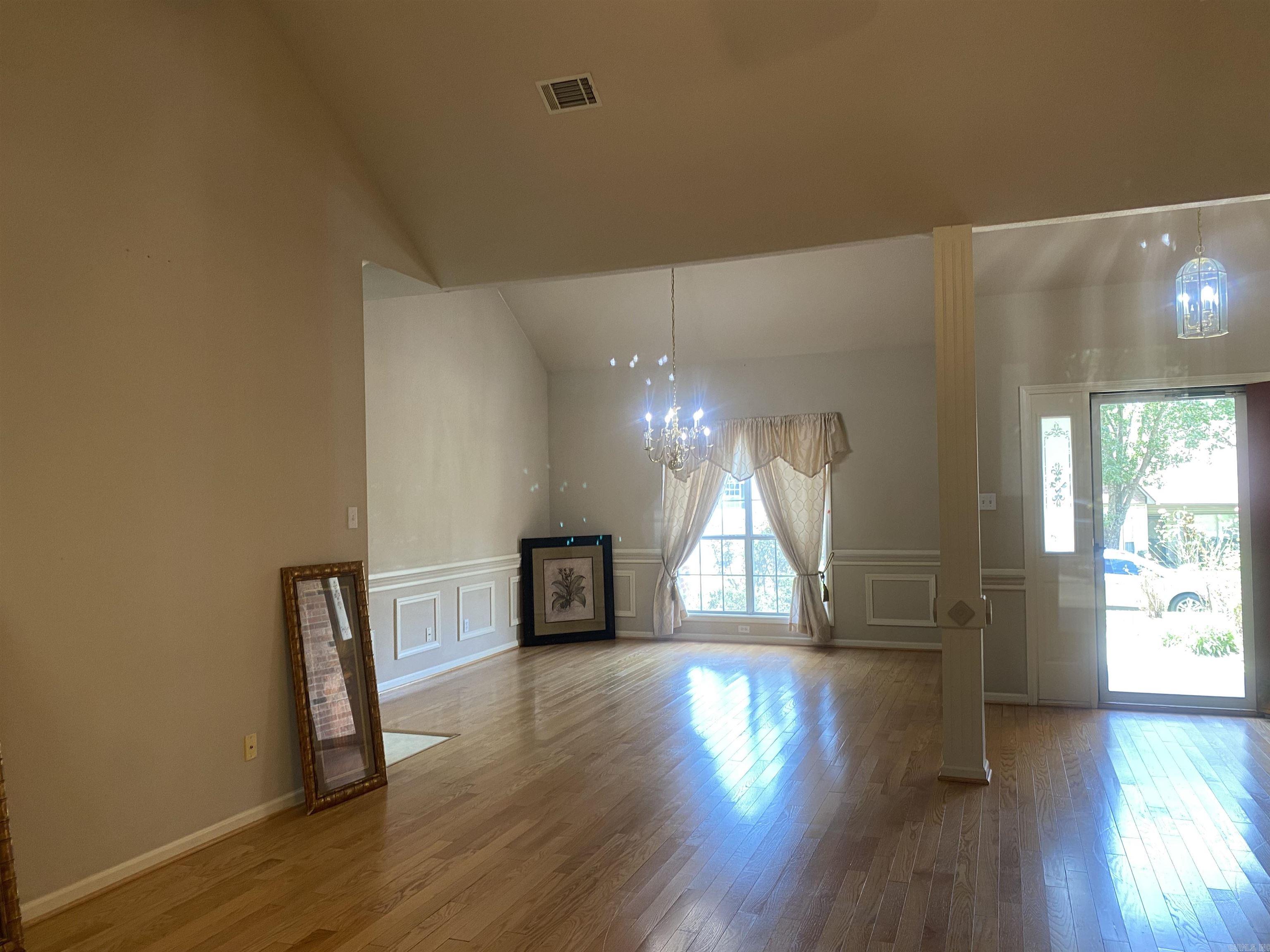 3328 Meadow Creek Drive Property Photo 7