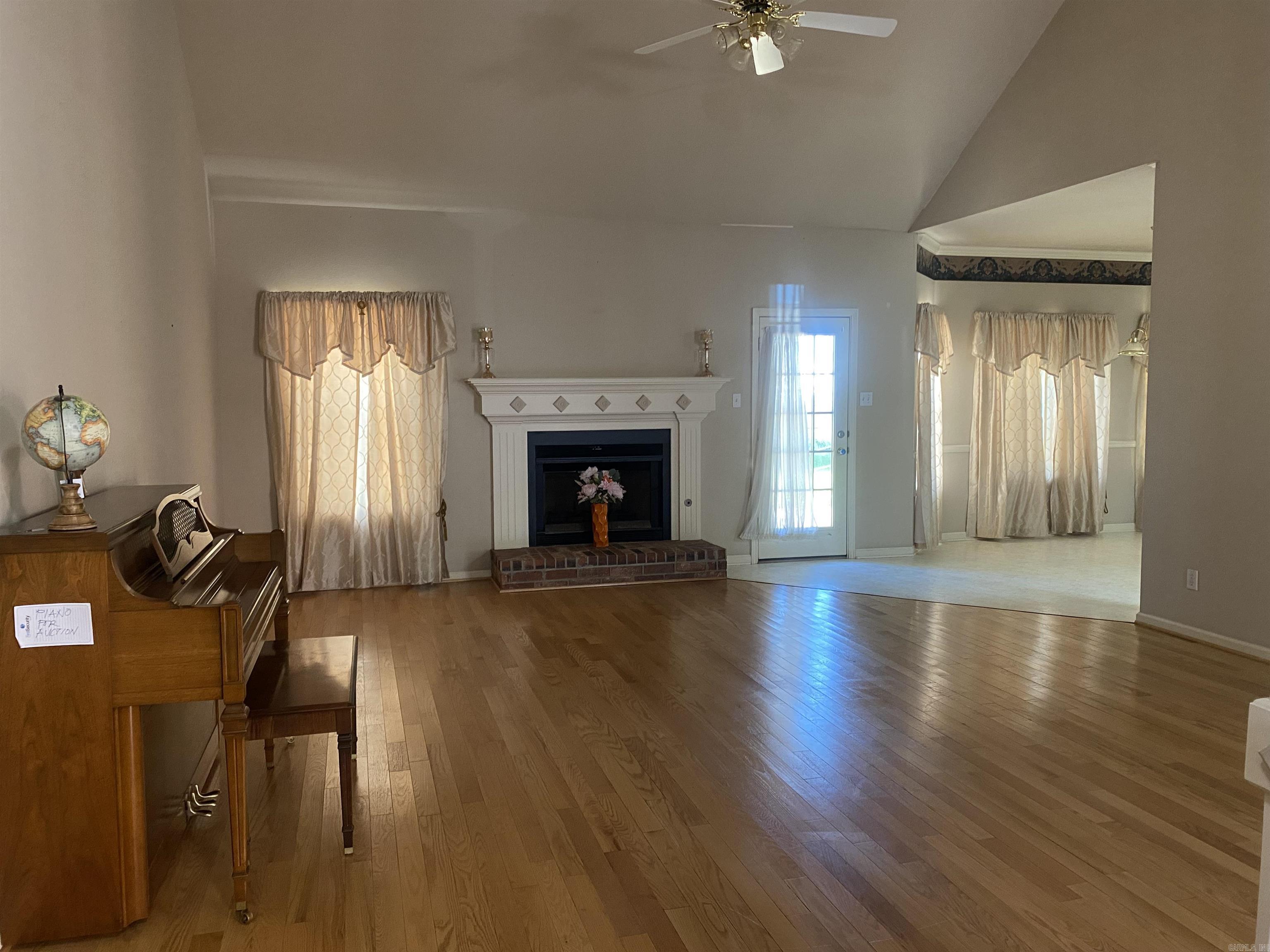 3328 Meadow Creek Drive Property Photo 8