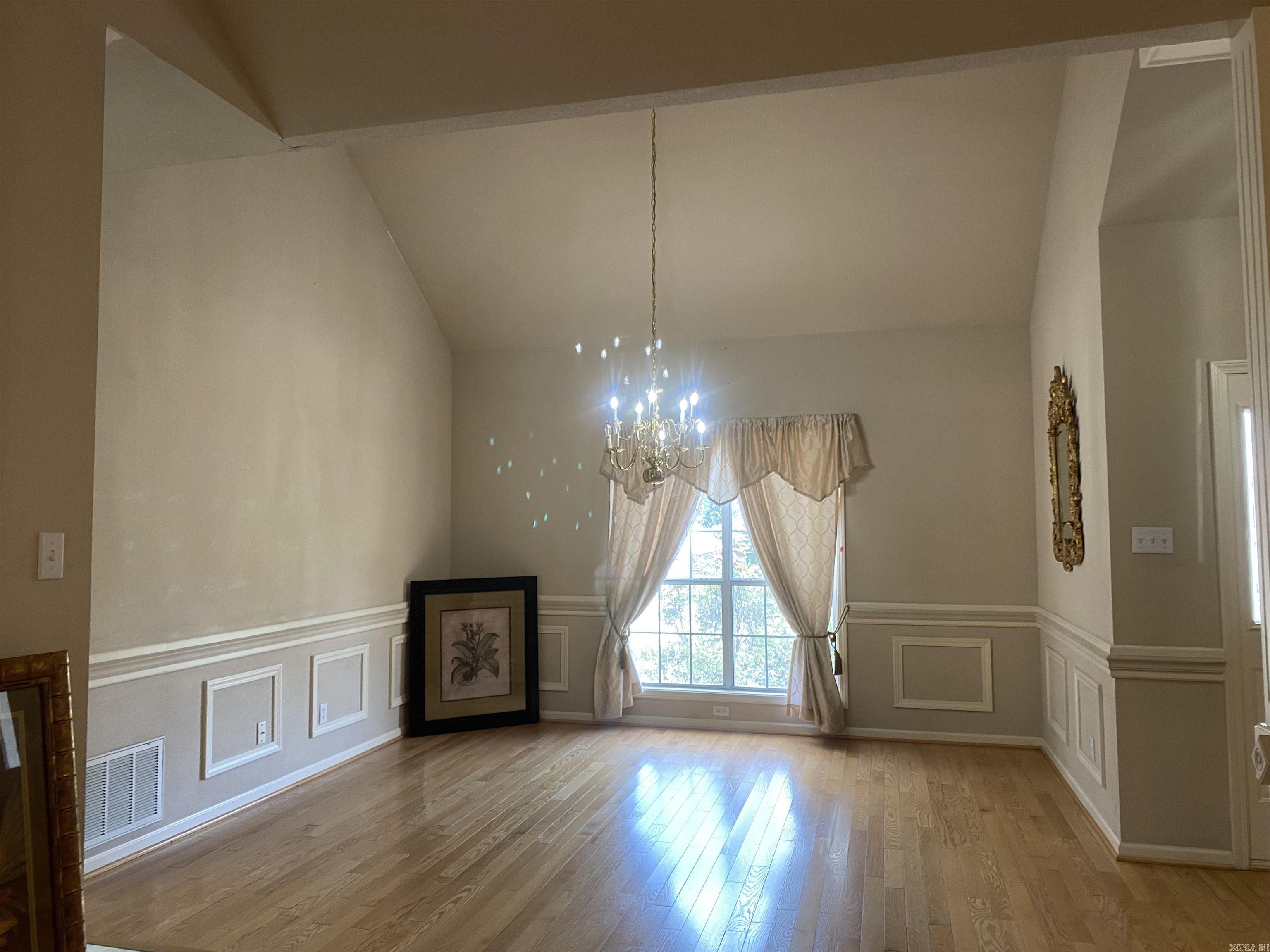 3328 Meadow Creek Drive Property Photo 10