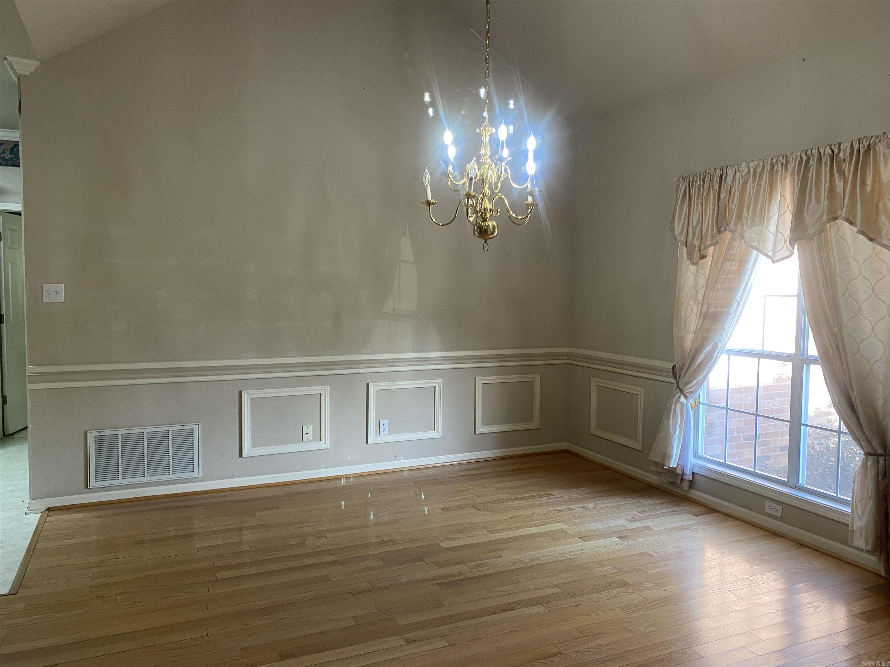 3328 Meadow Creek Drive Property Photo 15