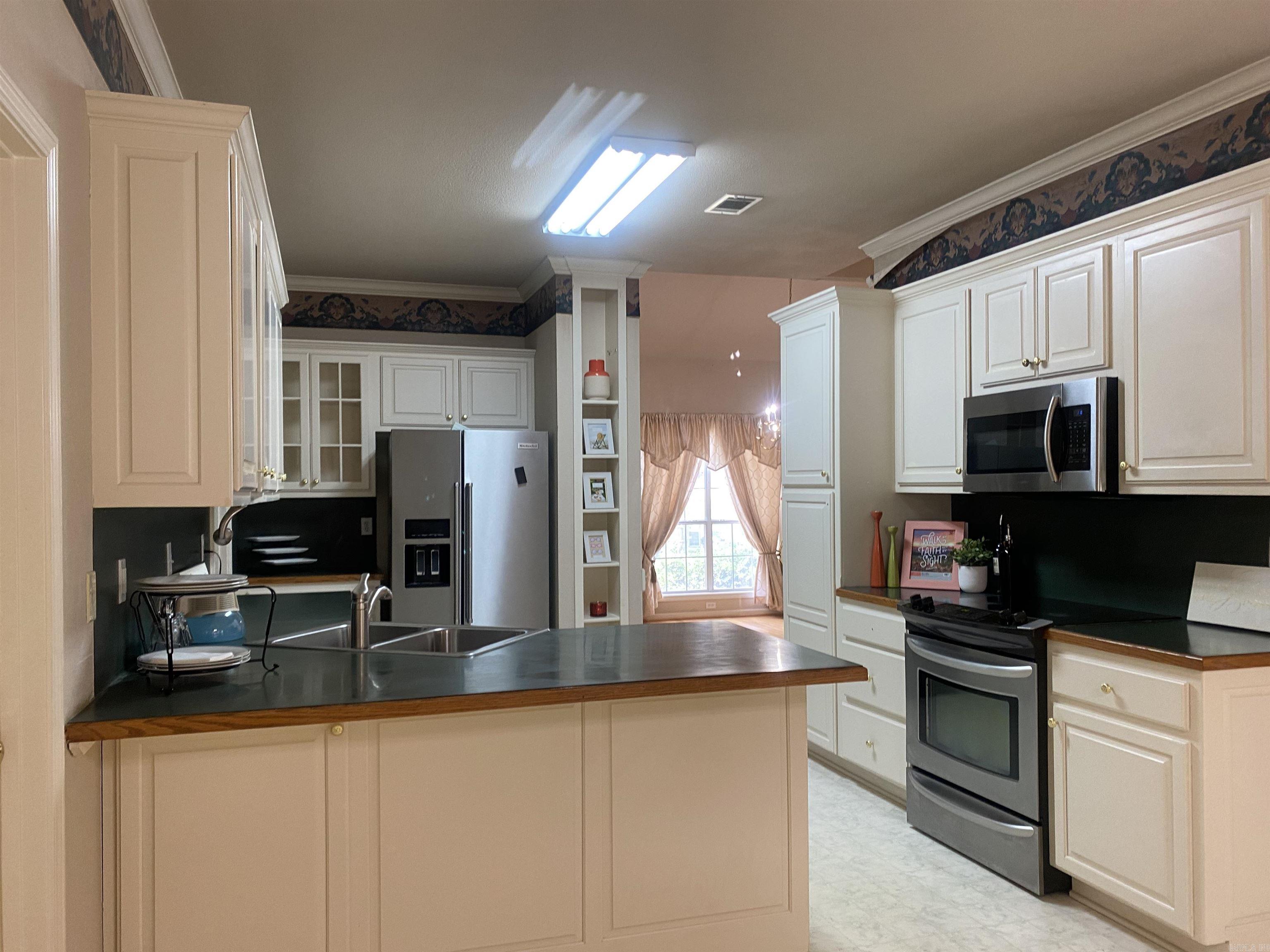 3328 Meadow Creek Drive Property Photo 16