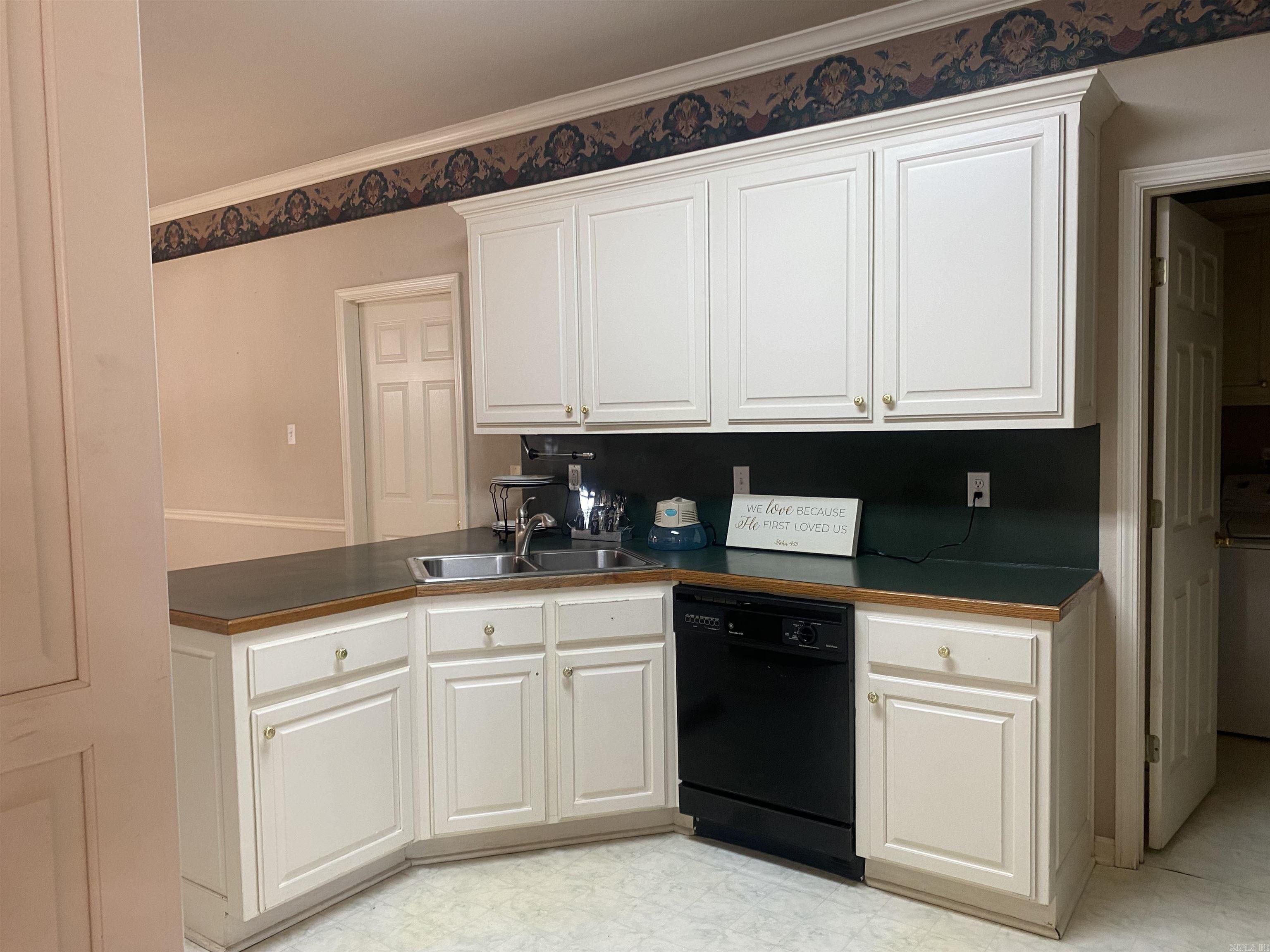 3328 Meadow Creek Drive Property Photo 18