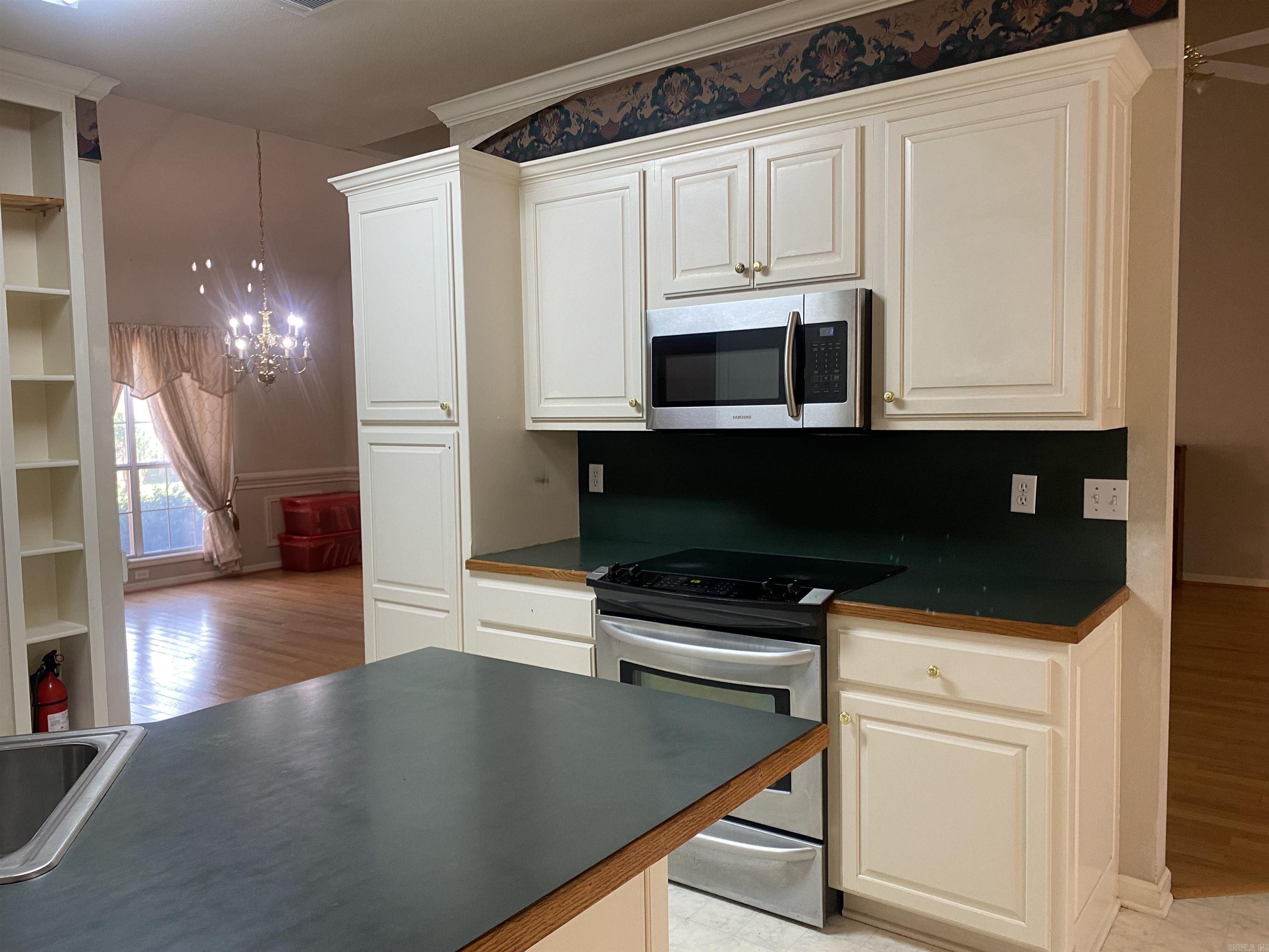 3328 Meadow Creek Drive Property Photo 23
