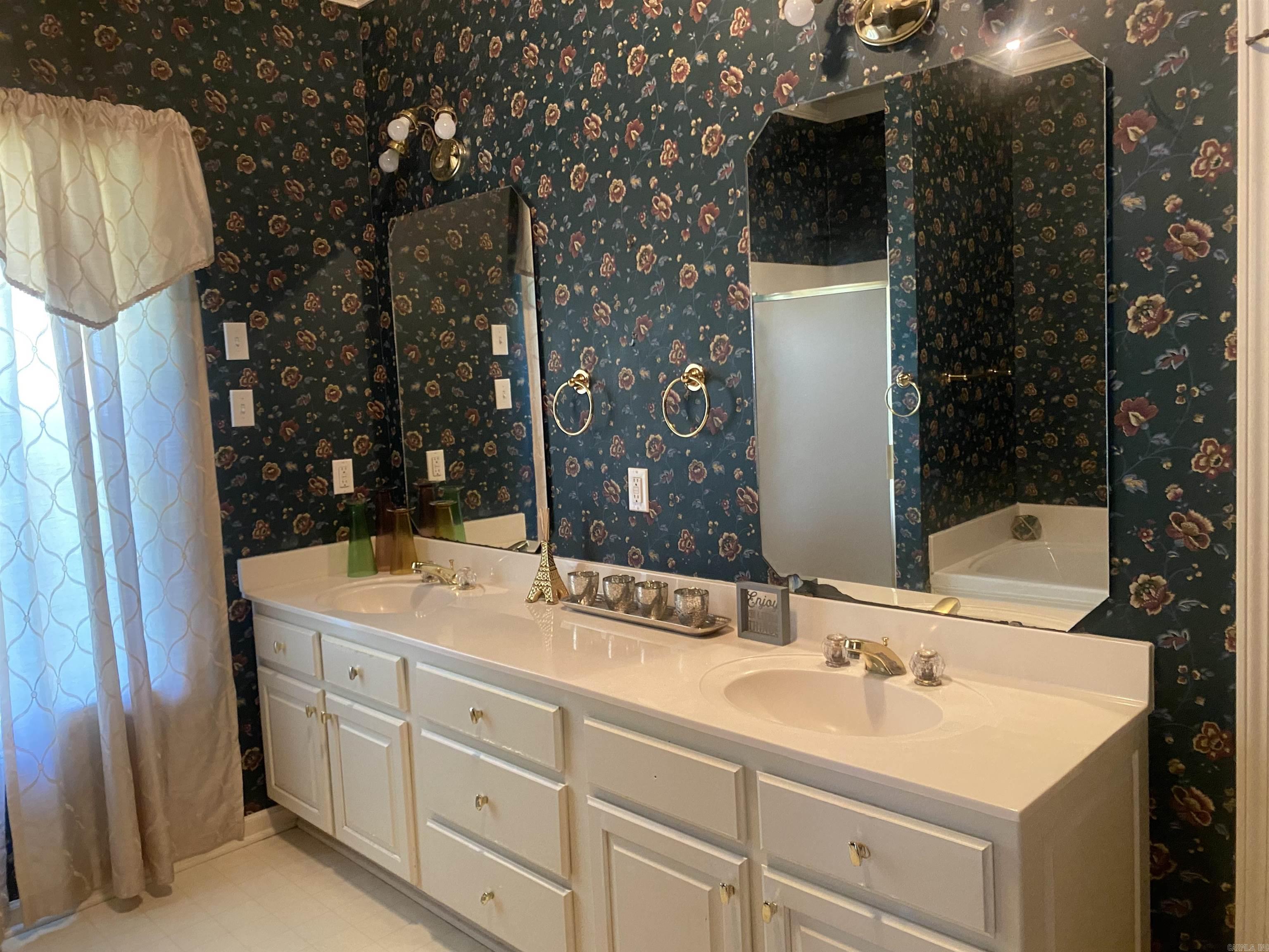 3328 Meadow Creek Drive Property Photo 28