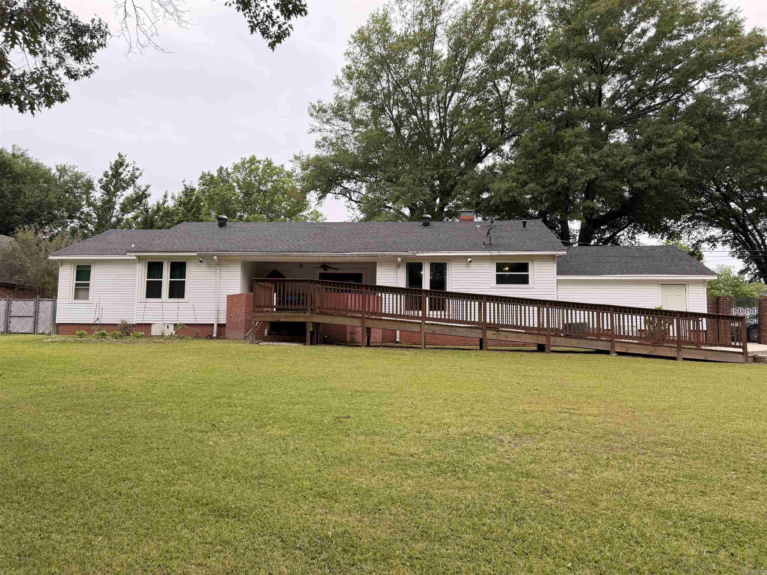 18 Wolfe Drive Property Photo 2